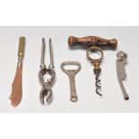 COLLECTION OF ANTIQUE AND LATER ITEMS INCLUDING AN ARTS AND CRAFTS CORKSCREW, TRENCH ART KNIFE ETC.