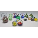 LARGE COLLECTION OF VINTAGE STUDIO ART GLASS PAPERWEIGHTS