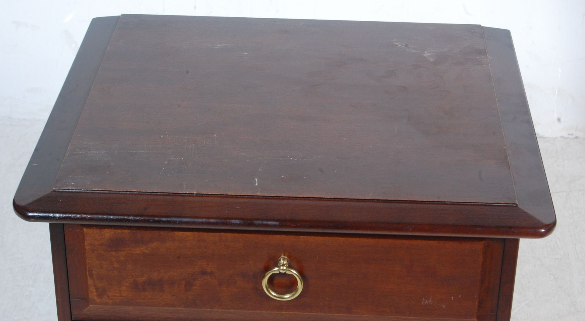 PAIR OF VINTAGE STAG MINSTREL BEDSIDE CHESTS OF DRAWERS - Image 3 of 18