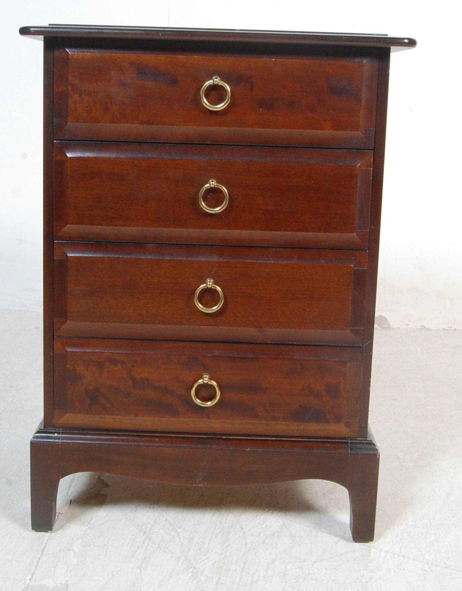 PAIR OF VINTAGE STAG MINSTREL BEDSIDE CHESTS OF DRAWERS - Image 15 of 18