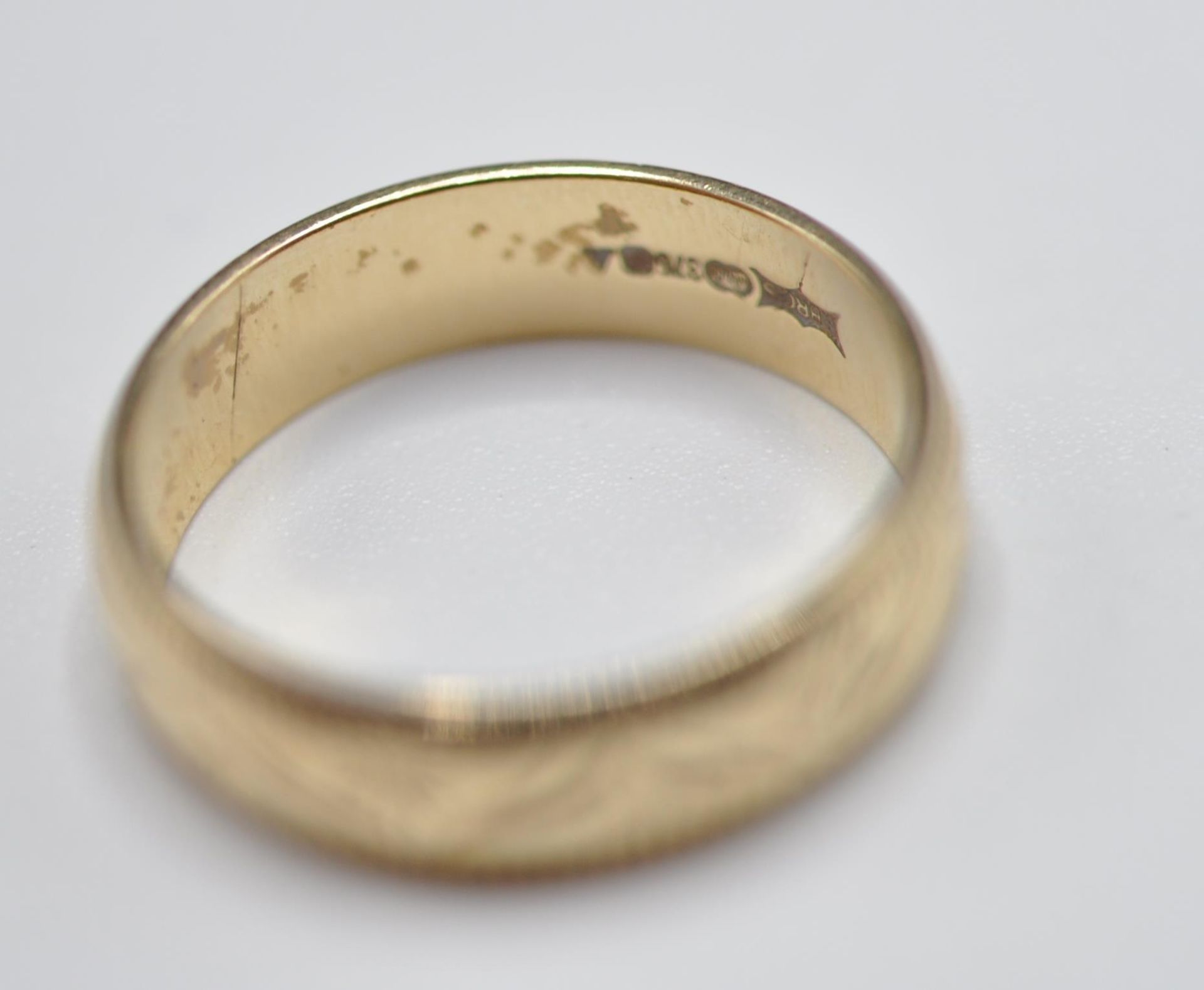 TWO 9CT GOLD RINGS INCLUDING ONE SET WITH DIAMONDS - Image 6 of 7