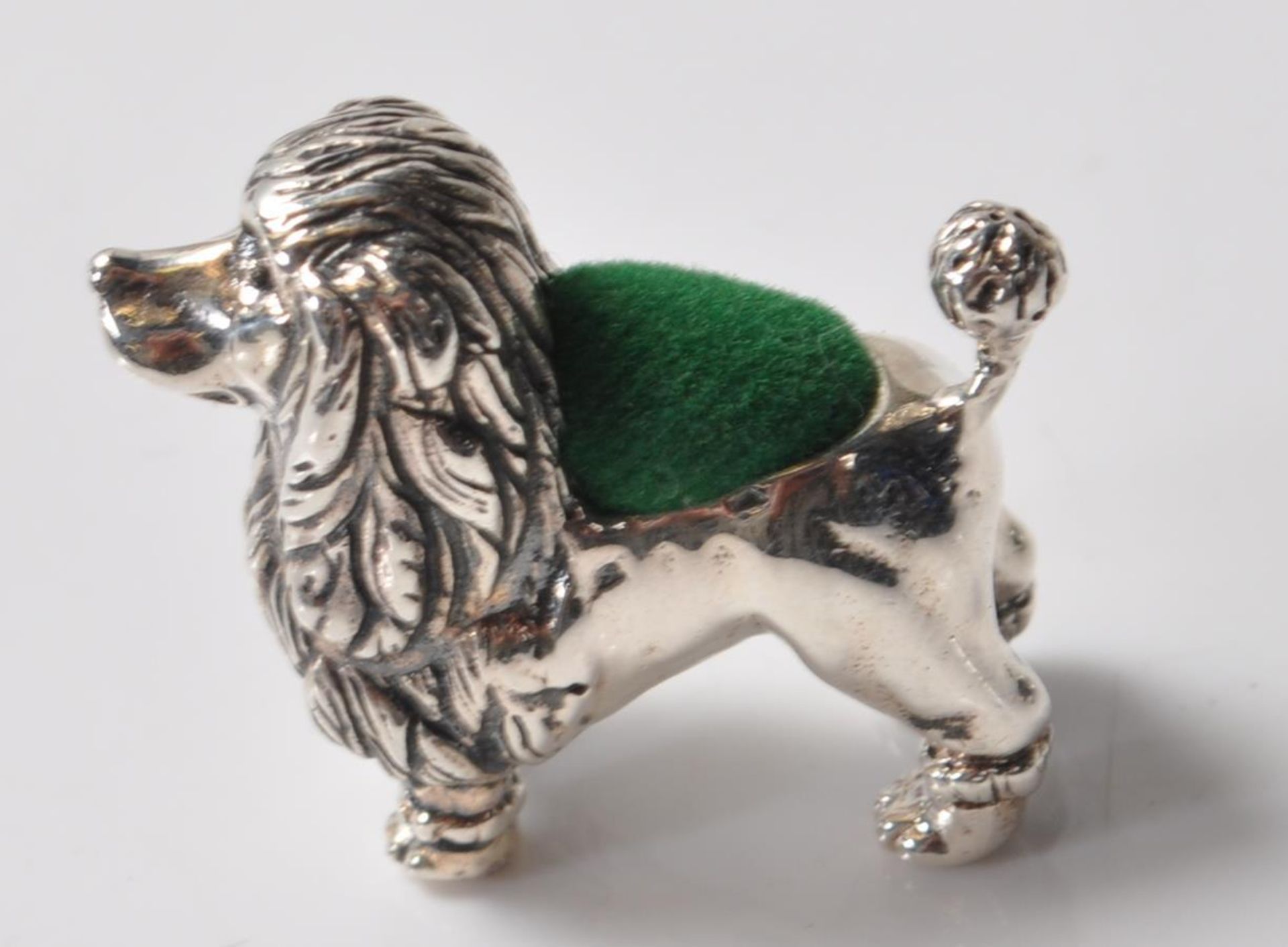 STAMPED 925 SILVER PIN CUSHION IN THE FORM OF A POODLE. - Image 2 of 5