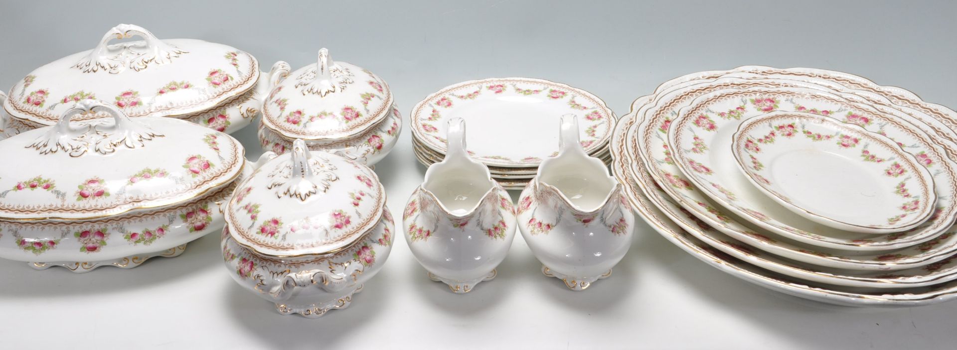 ANTIQUE VICTORIAN 19TH CENTURY DINNER SERVICE