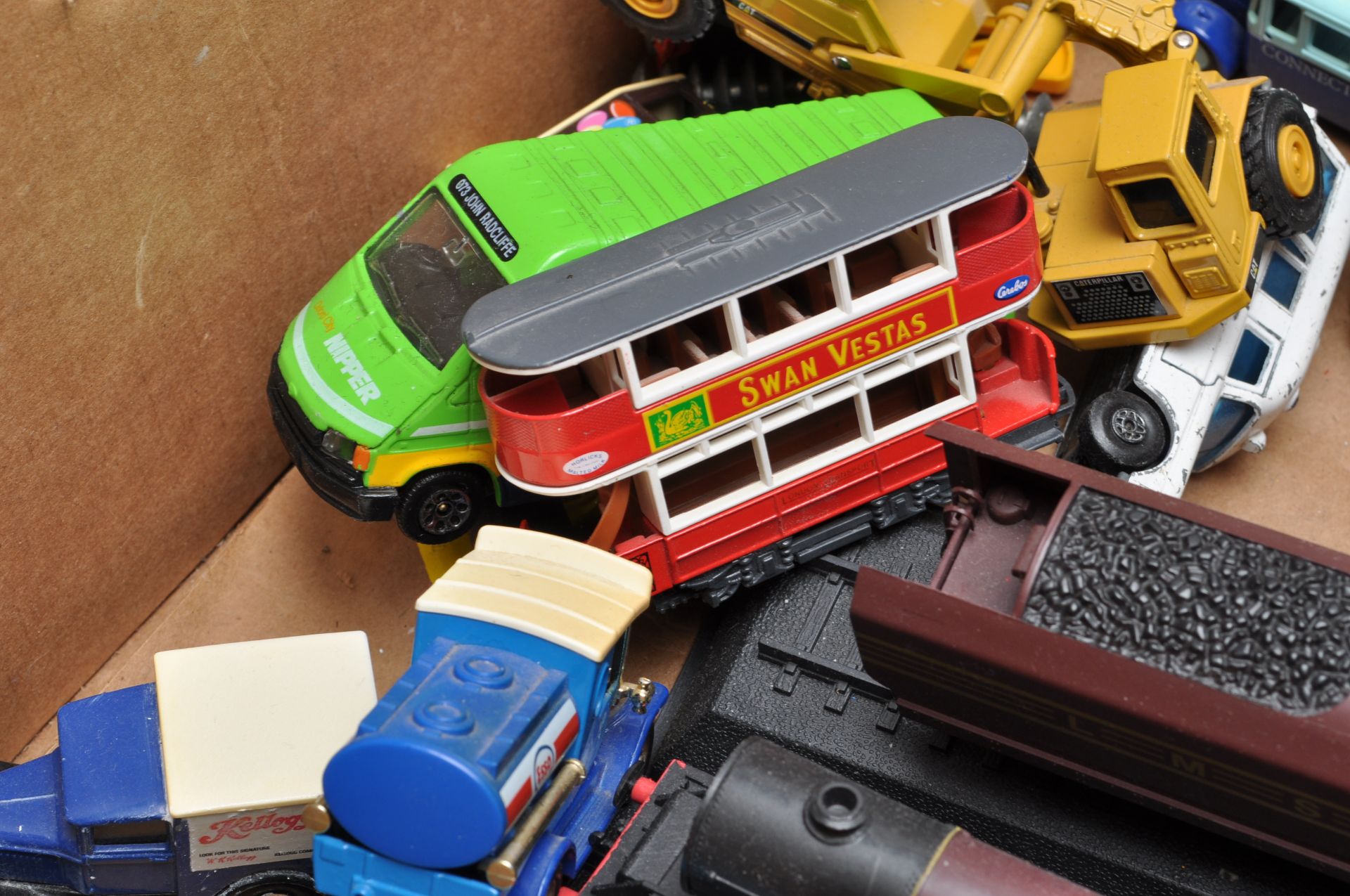 COLLECTION OF VINTAGE DIECAST VEHICLES - Image 10 of 10