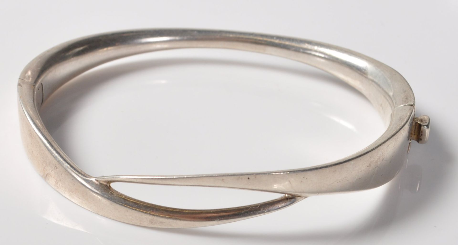 TWO SILVER STAMPED 925 BANGLE BRACELETS. - Image 4 of 7