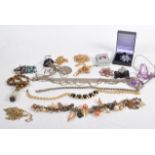 COLLECTION OF VINTAGE COSTUME JEWELLERY