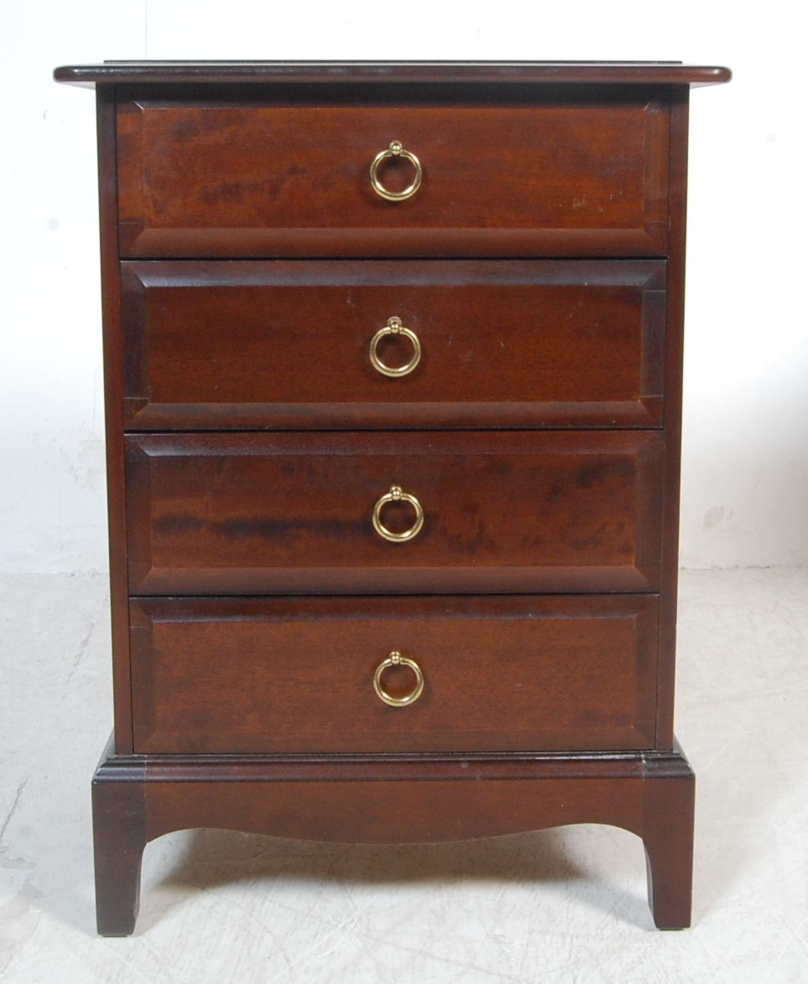 PAIR OF VINTAGE STAG MINSTREL BEDSIDE CHESTS OF DRAWERS - Image 11 of 18