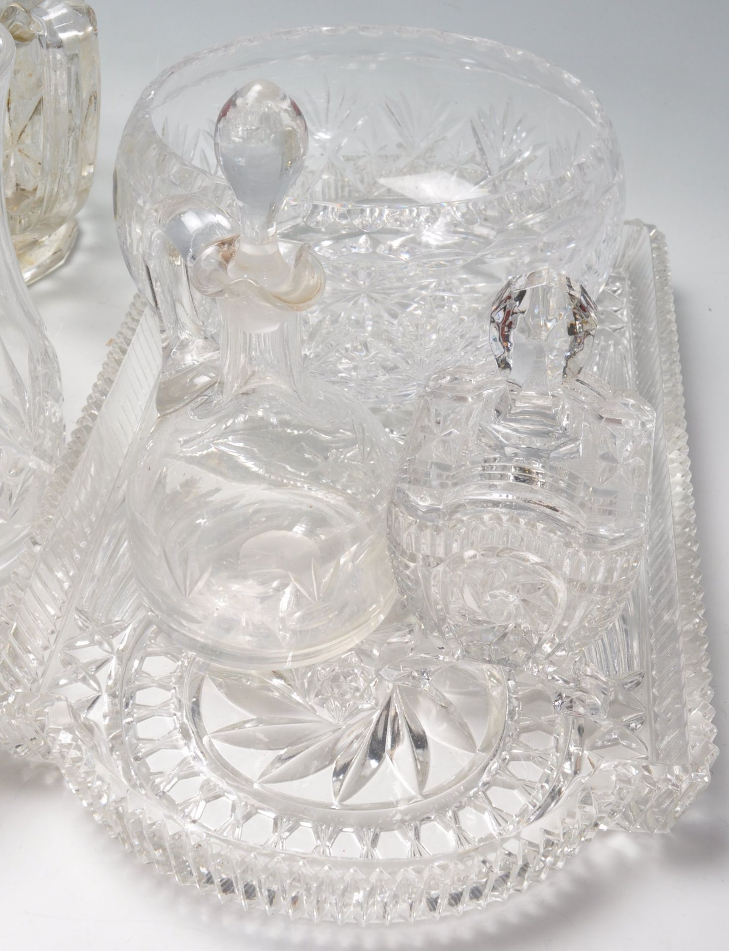LARGE COLLECTION OF 20TH CENTURY CRYSTAL CUT GLASS - Image 10 of 11