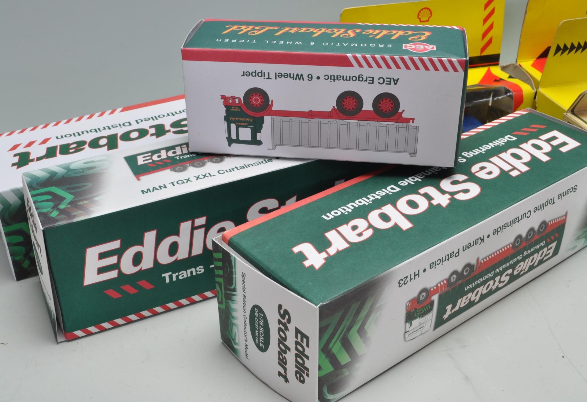 COLLECTION OF VINTAGE 20TH CENTURY DIE CAST MODELS AND EDDIE STOBART RELATED MEMORABILIA - Image 6 of 7