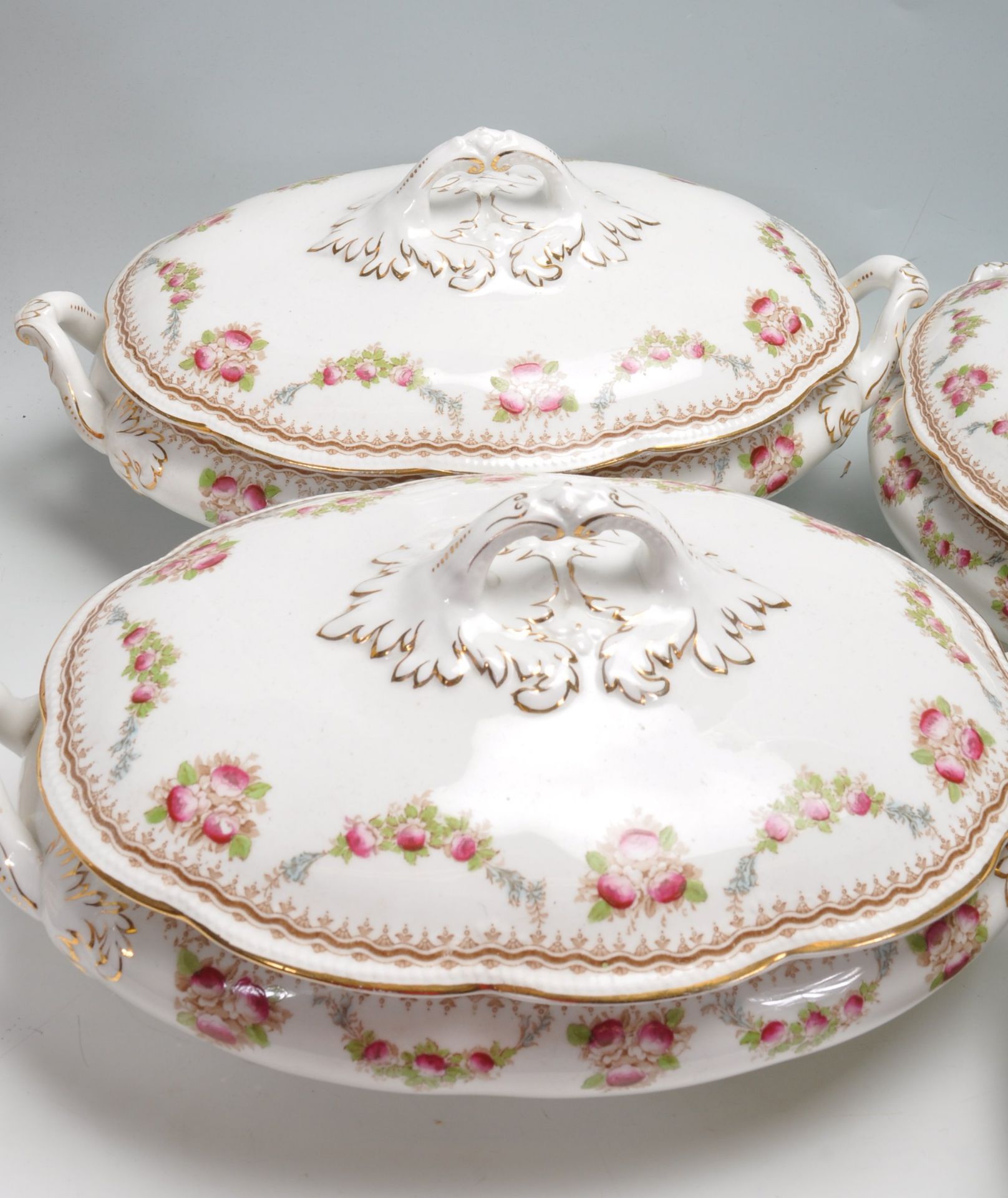 ANTIQUE VICTORIAN 19TH CENTURY DINNER SERVICE - Image 2 of 13