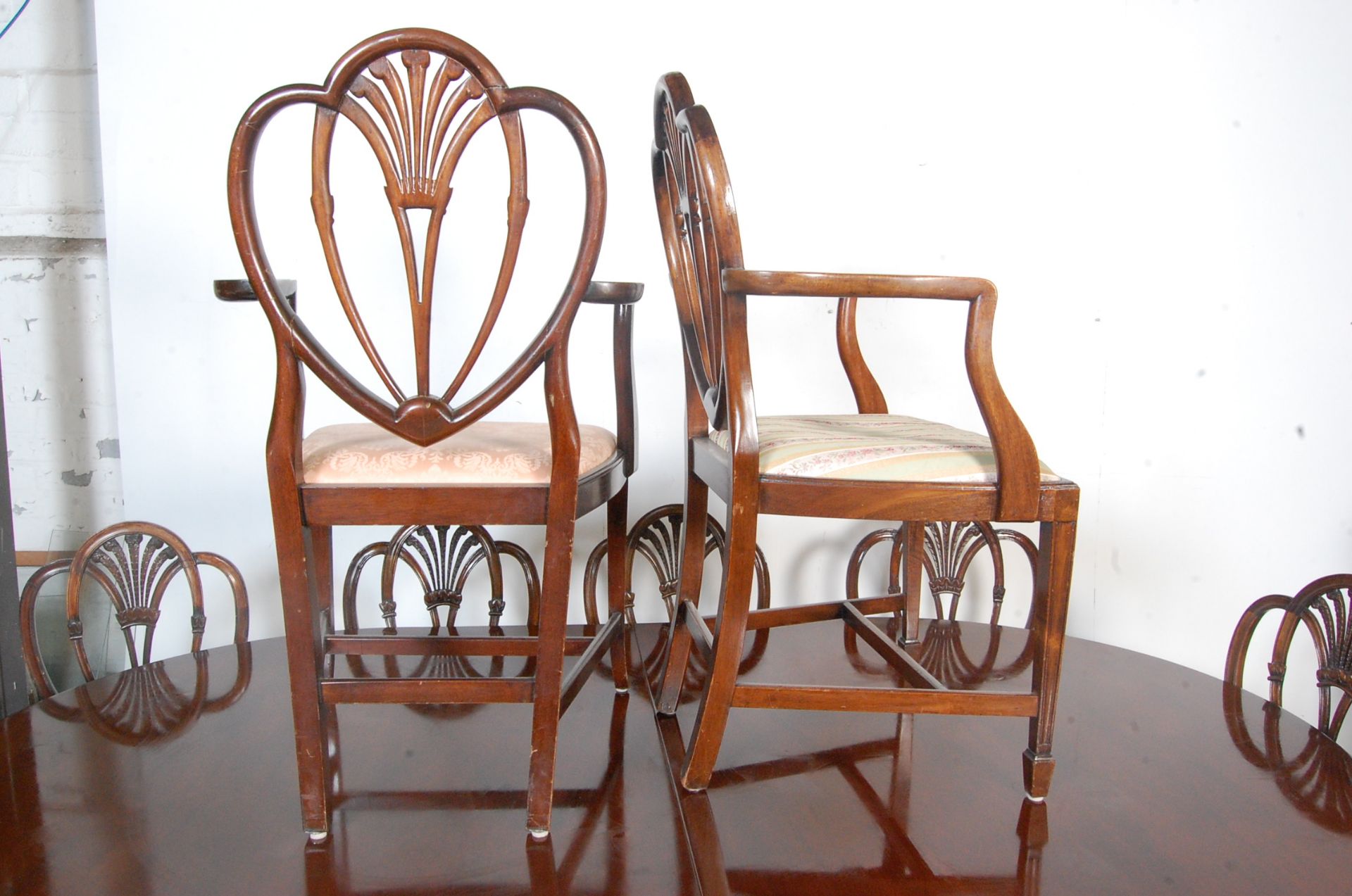 SET OF 12 DINING CHAIRS AND PEDESTAL DINNG TABLE PART HARRODS - Image 5 of 17