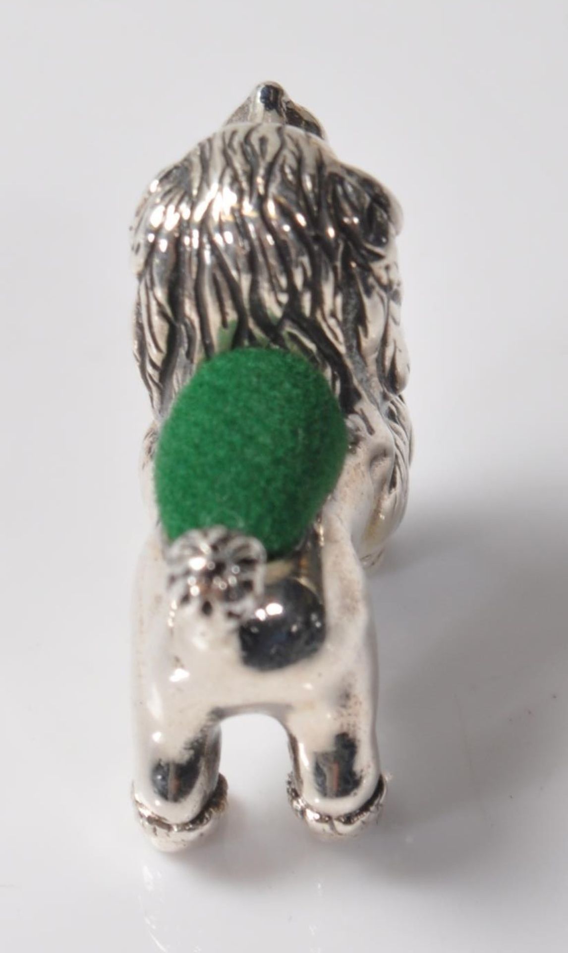 STAMPED 925 SILVER PIN CUSHION IN THE FORM OF A POODLE. - Image 3 of 5