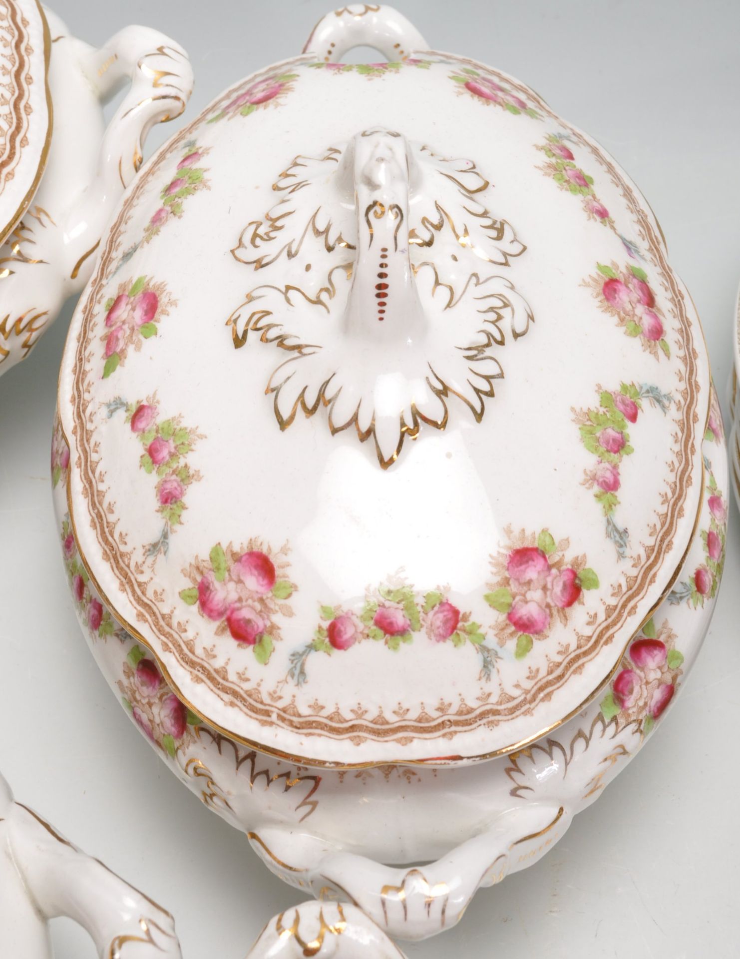 ANTIQUE VICTORIAN 19TH CENTURY DINNER SERVICE - Image 5 of 13