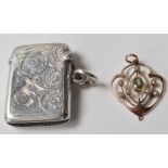 9CT GOLD ART NOUVEAU PENDANT AND SILVER VESTA