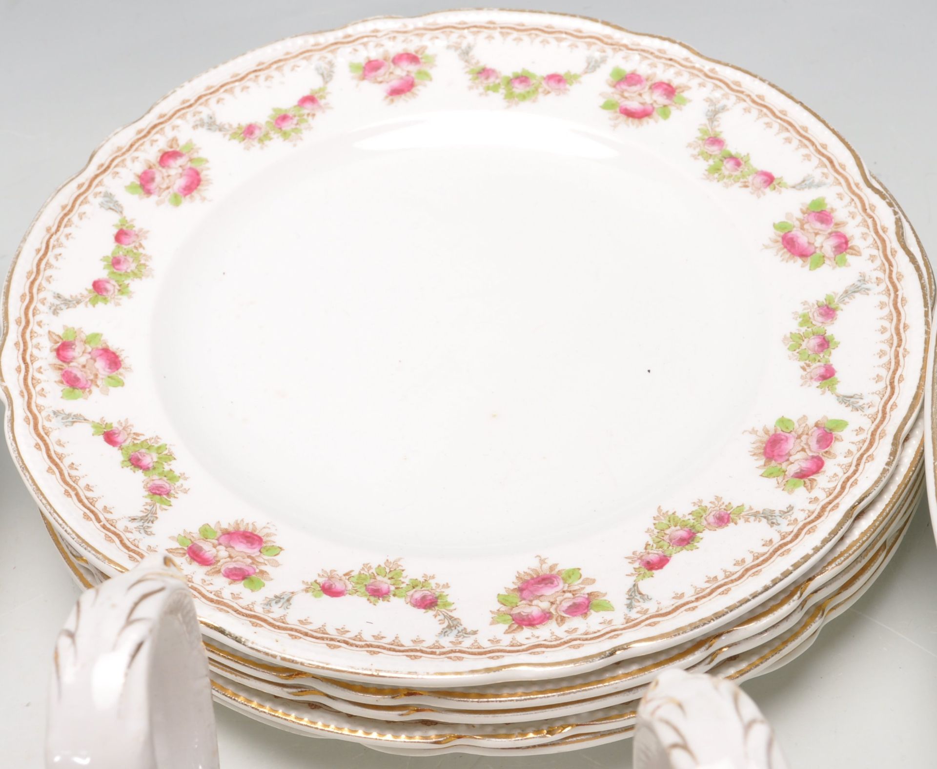 ANTIQUE VICTORIAN 19TH CENTURY DINNER SERVICE - Image 9 of 13