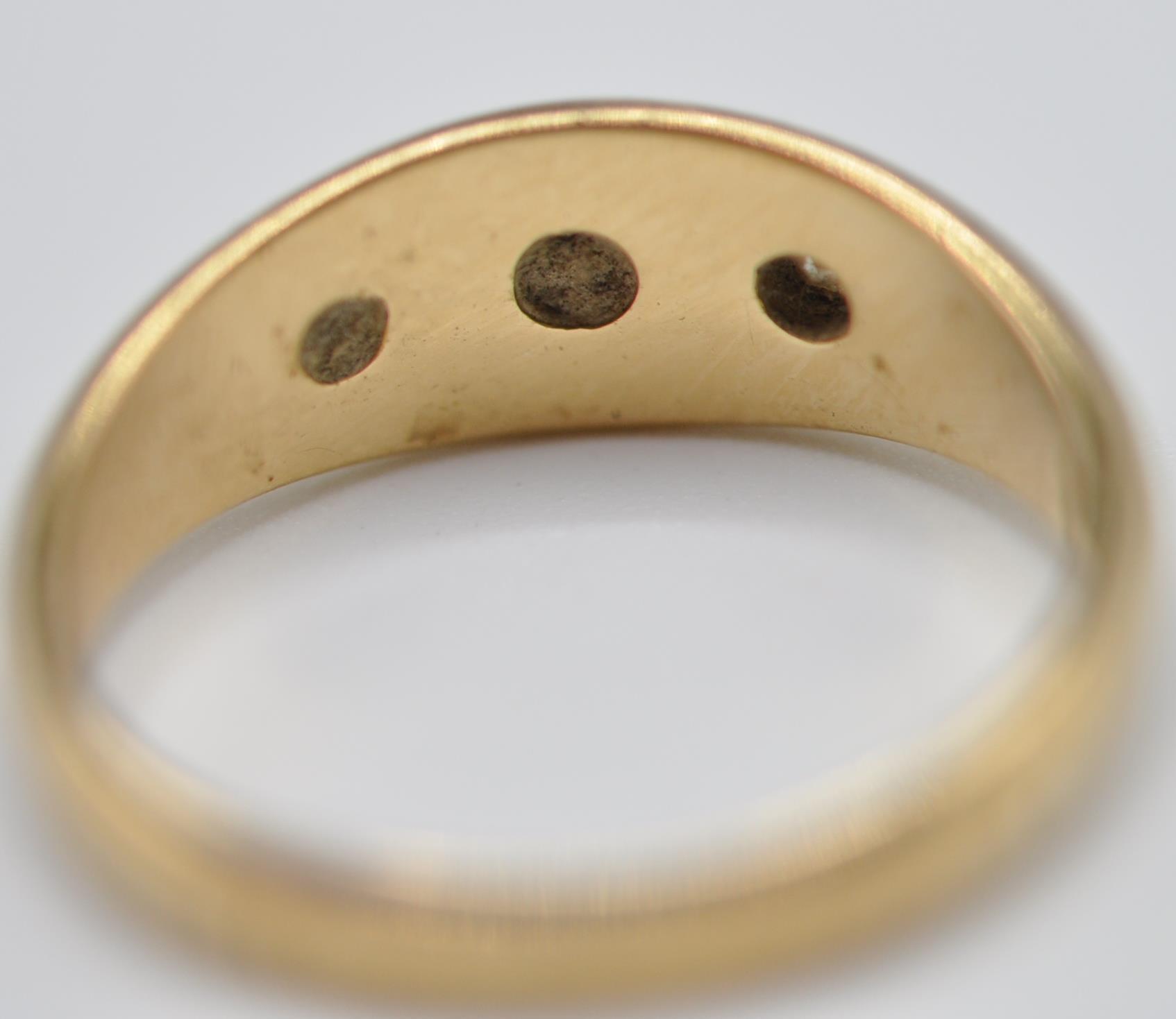 18CT GOLD & DIAMOND GYPSY RING - Image 5 of 6