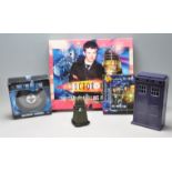 ASSORTMENT OF DOCTOR WHO MEMORABILIA GAMES ITEMS