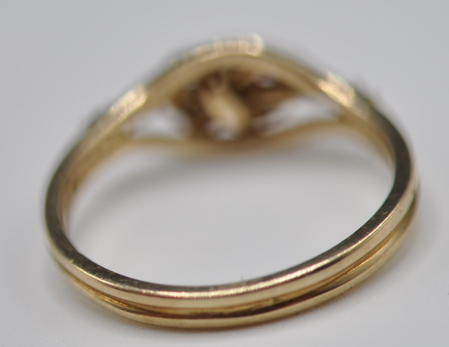 HALLMARKED 9CT GOLD KNOT RING - Image 5 of 7