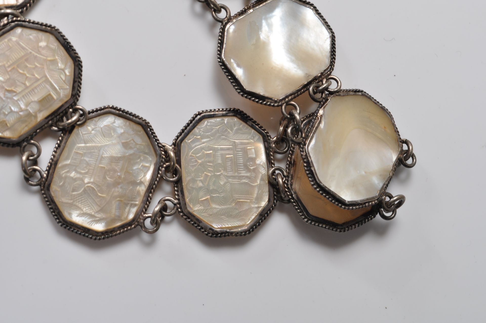 ANTIQUE CHINESE SILVER AND MOTHER OF PEARL BELT - Image 5 of 7