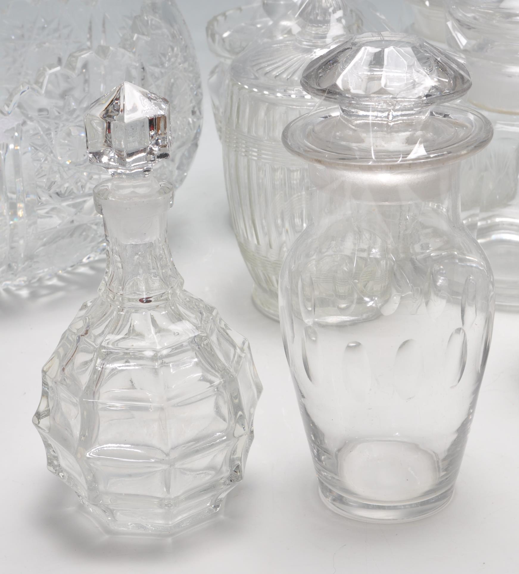 LARGE COLLECTION OF 20TH CENTURY CRYSTAL CUT GLASS LIDDED JARS - Image 4 of 9