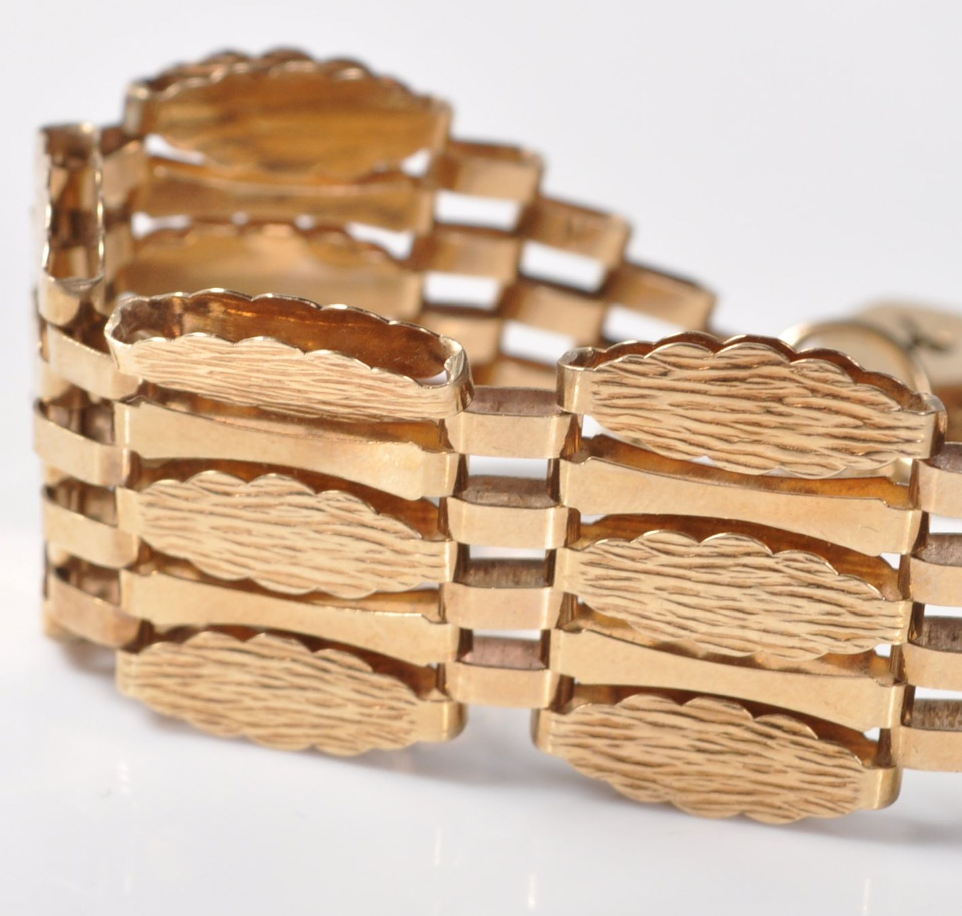 9CT GOLD HALLMARKED LADIES BRACELET - Image 3 of 7