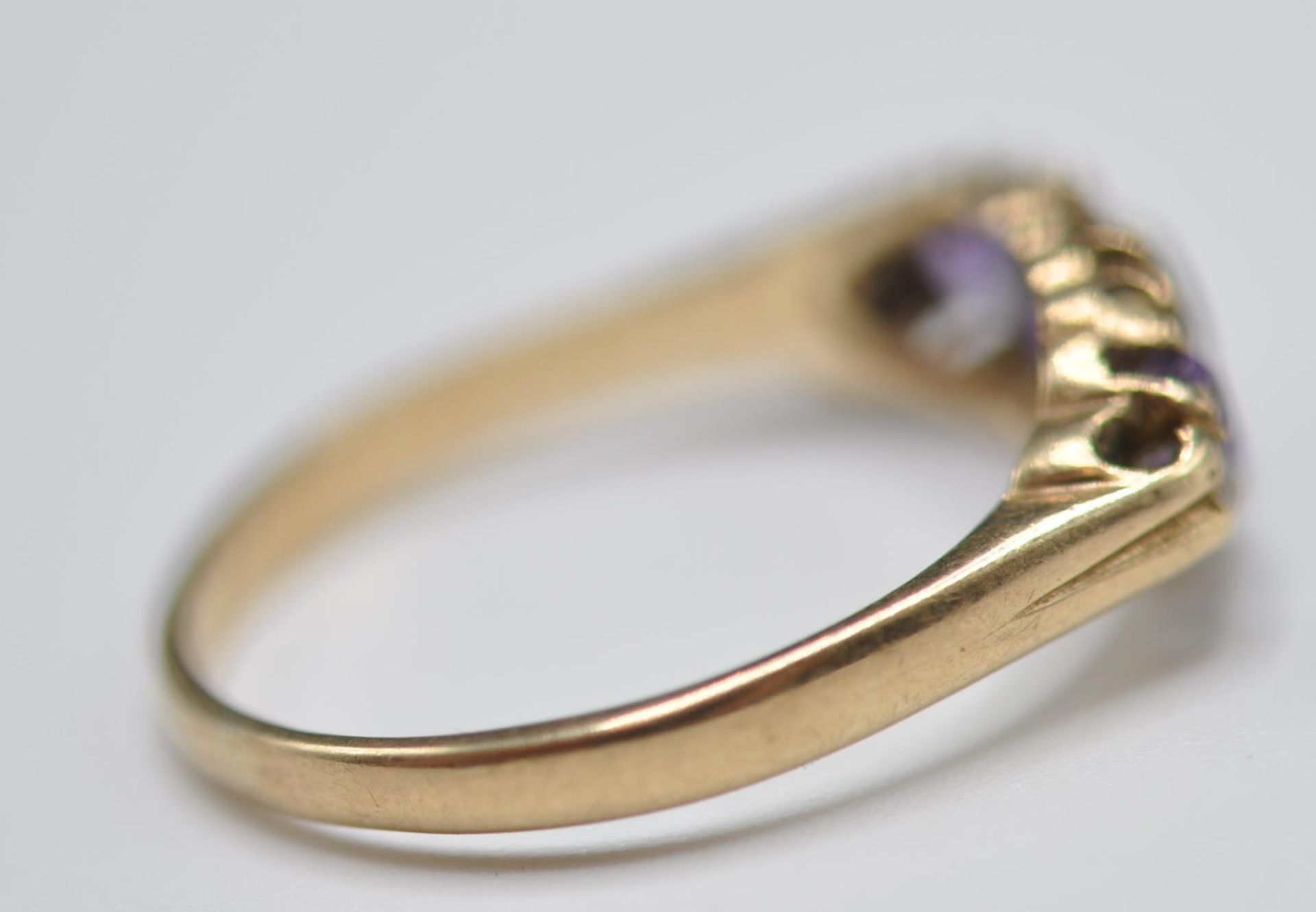 1920'S 9CT GOLD PURPLE AND WHITE STONE RING - Image 2 of 6