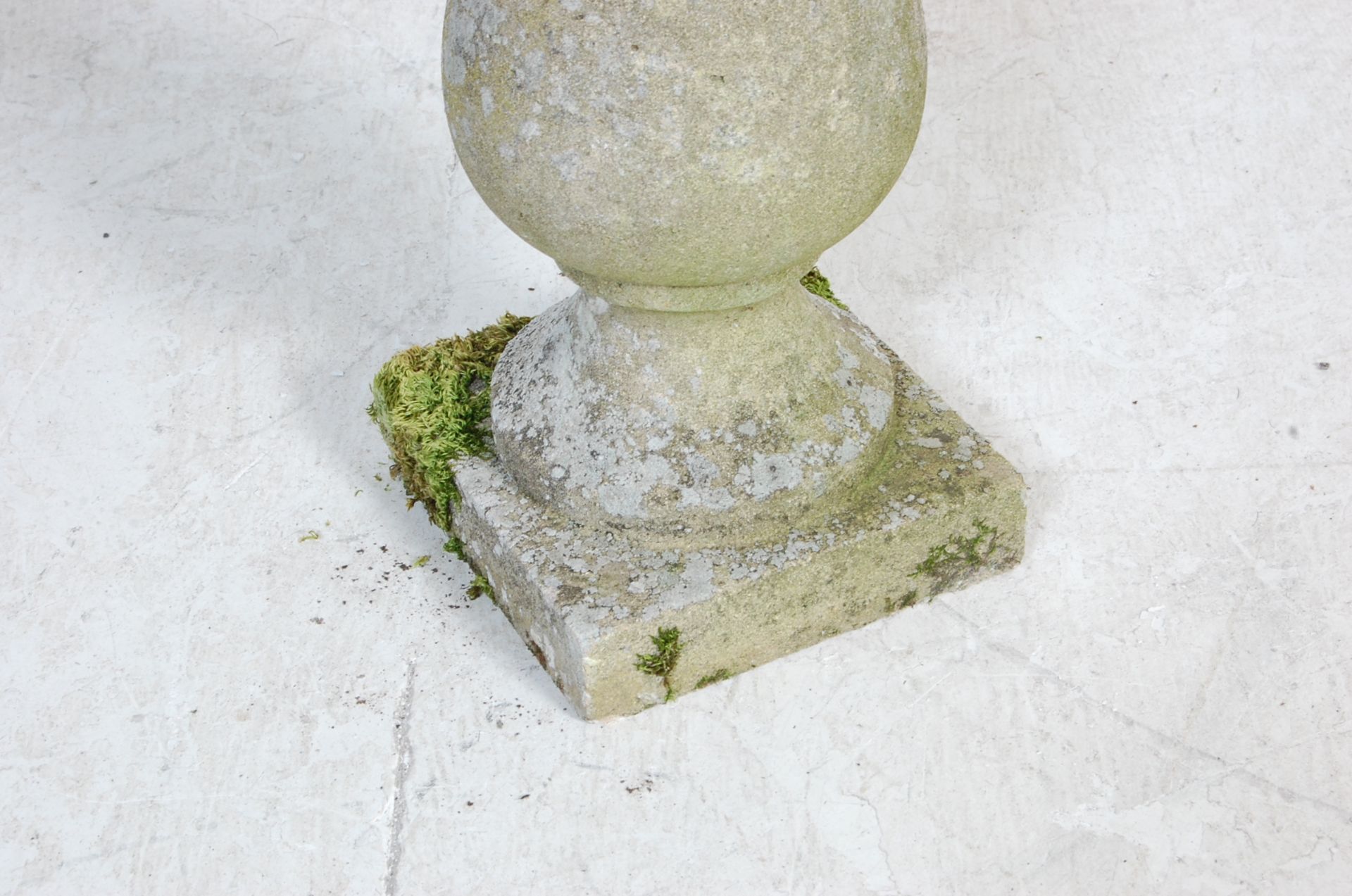 ANTIQUE STONE GARDEN BIRD BATH - Image 4 of 13