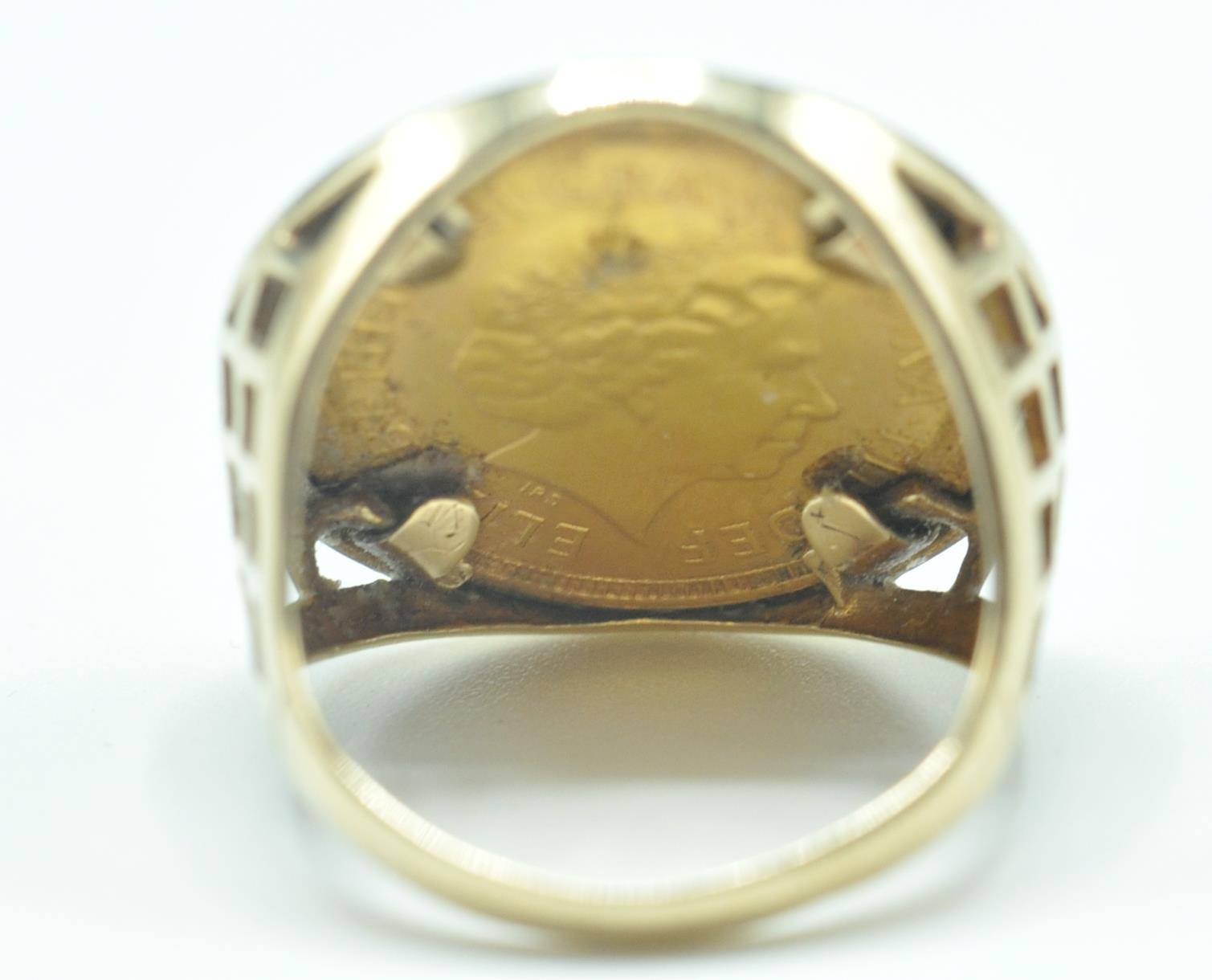 2001 HALF SOVEREIGN RING - Image 4 of 5