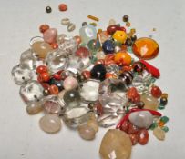 COLLECTION OF VARIOUS AGATE AND GLASS BEADS