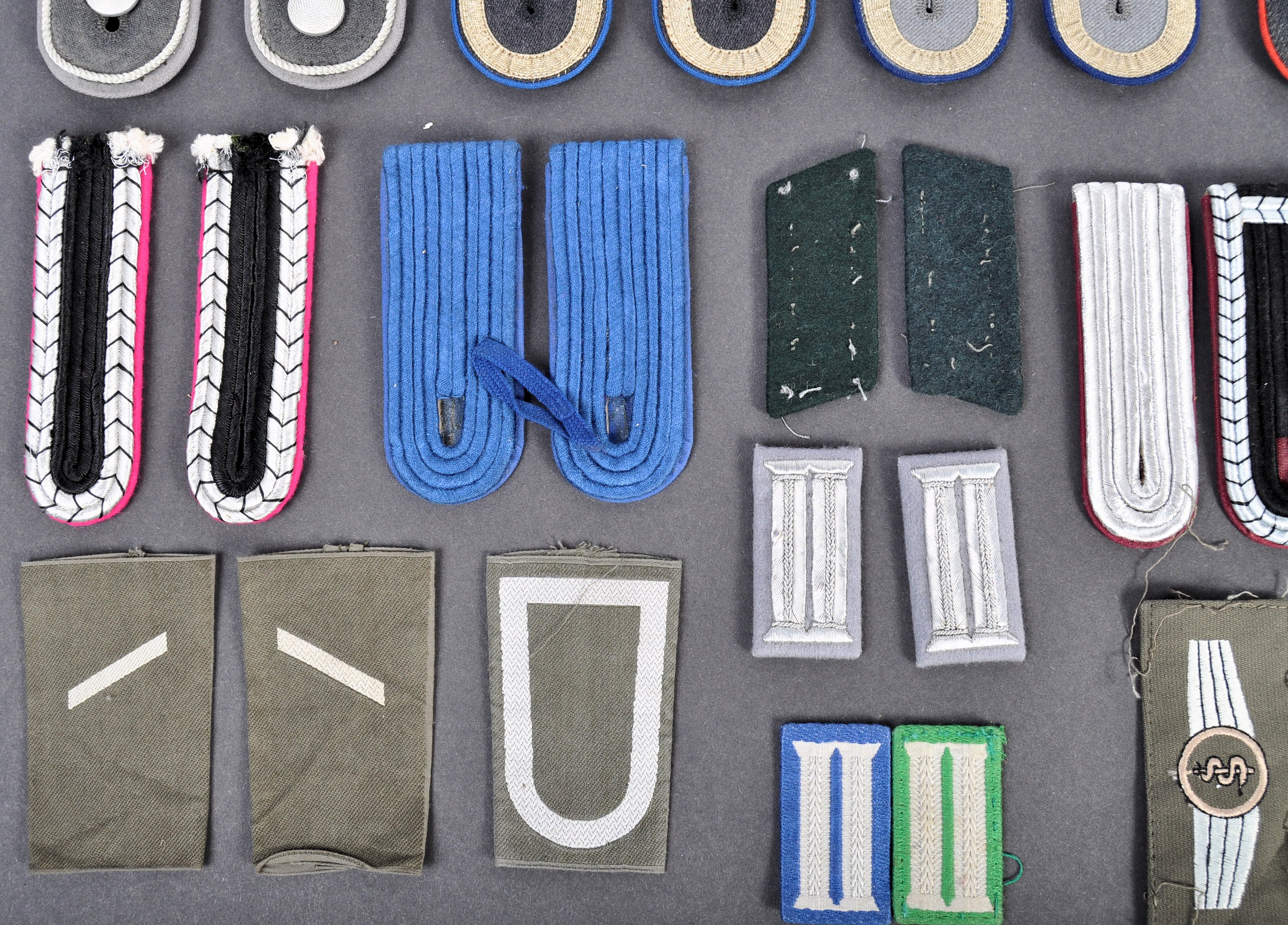 COLLECTION OF ASSORTED GERMAN EPAULETTES & PATCHES - Image 5 of 5