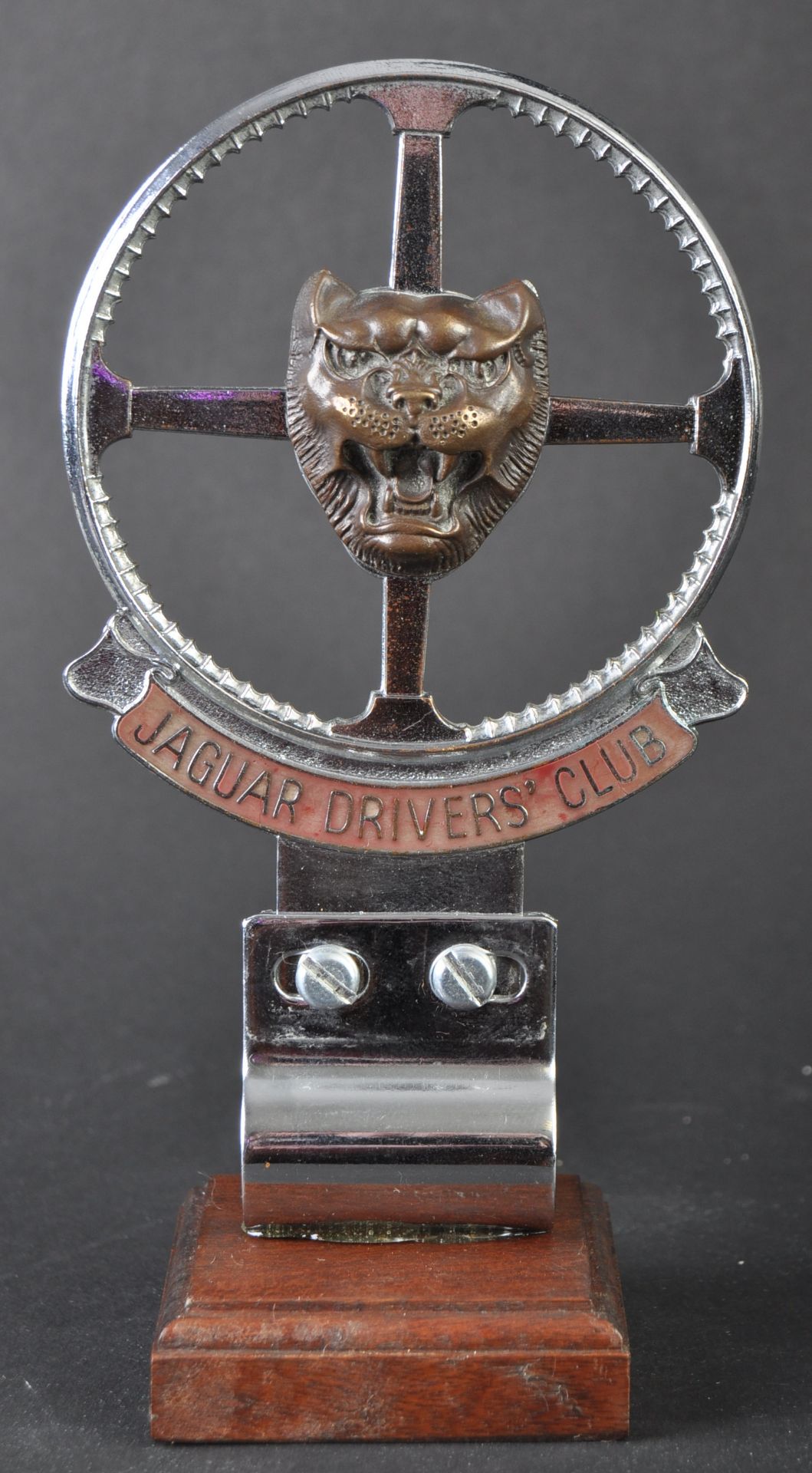 JAGUAR - EARLY JAGUAR DRIVER'S CLUB ENAMEL CAR BADGE