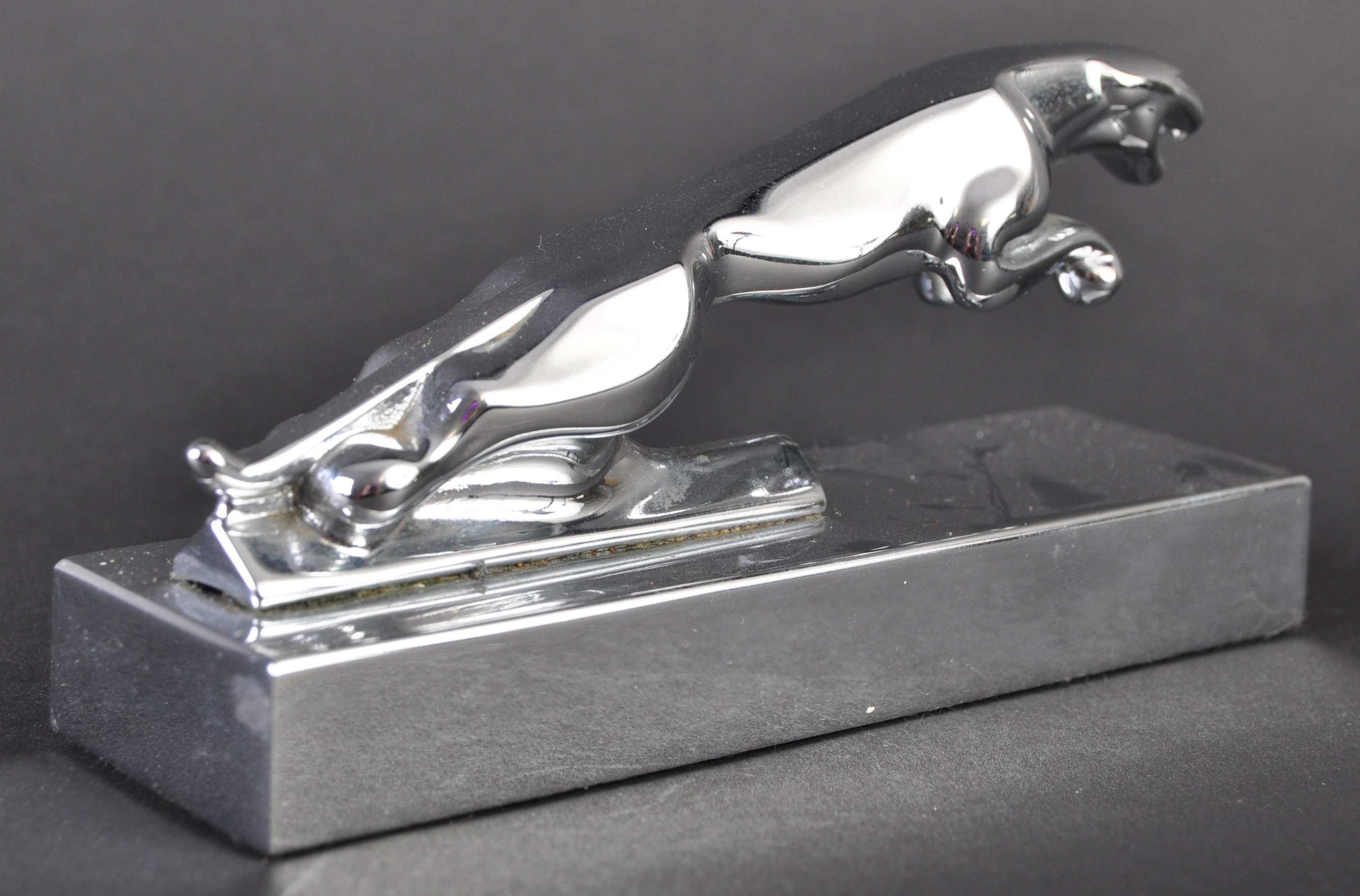 JAGUAR - ORIGINAL LEAPER MASCOT DESKTOP PAPERWEIGHT - Image 2 of 5