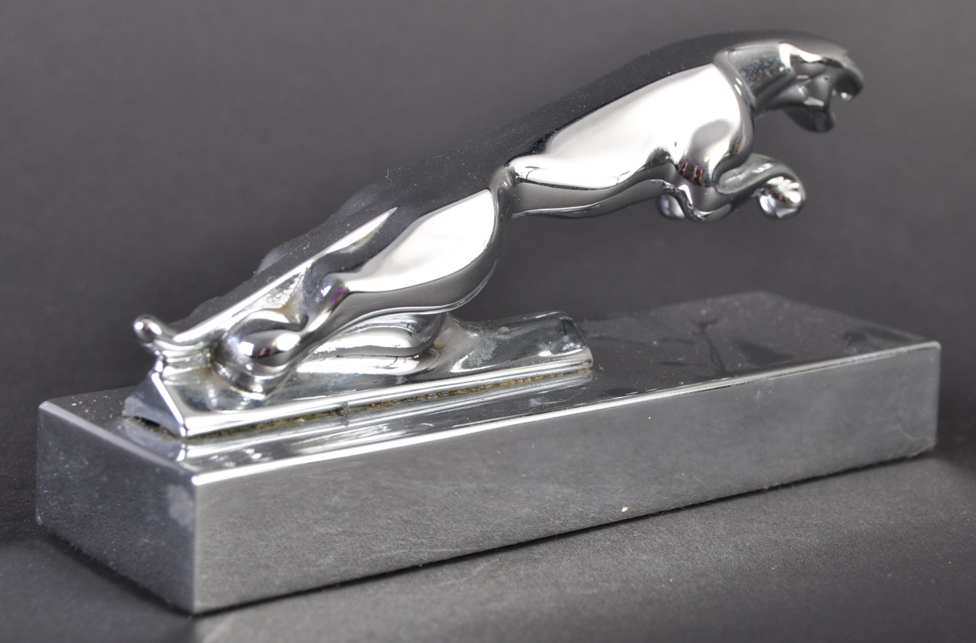 JAGUAR - ORIGINAL LEAPER MASCOT DESKTOP PAPERWEIGHT - Bild 2 aus 5