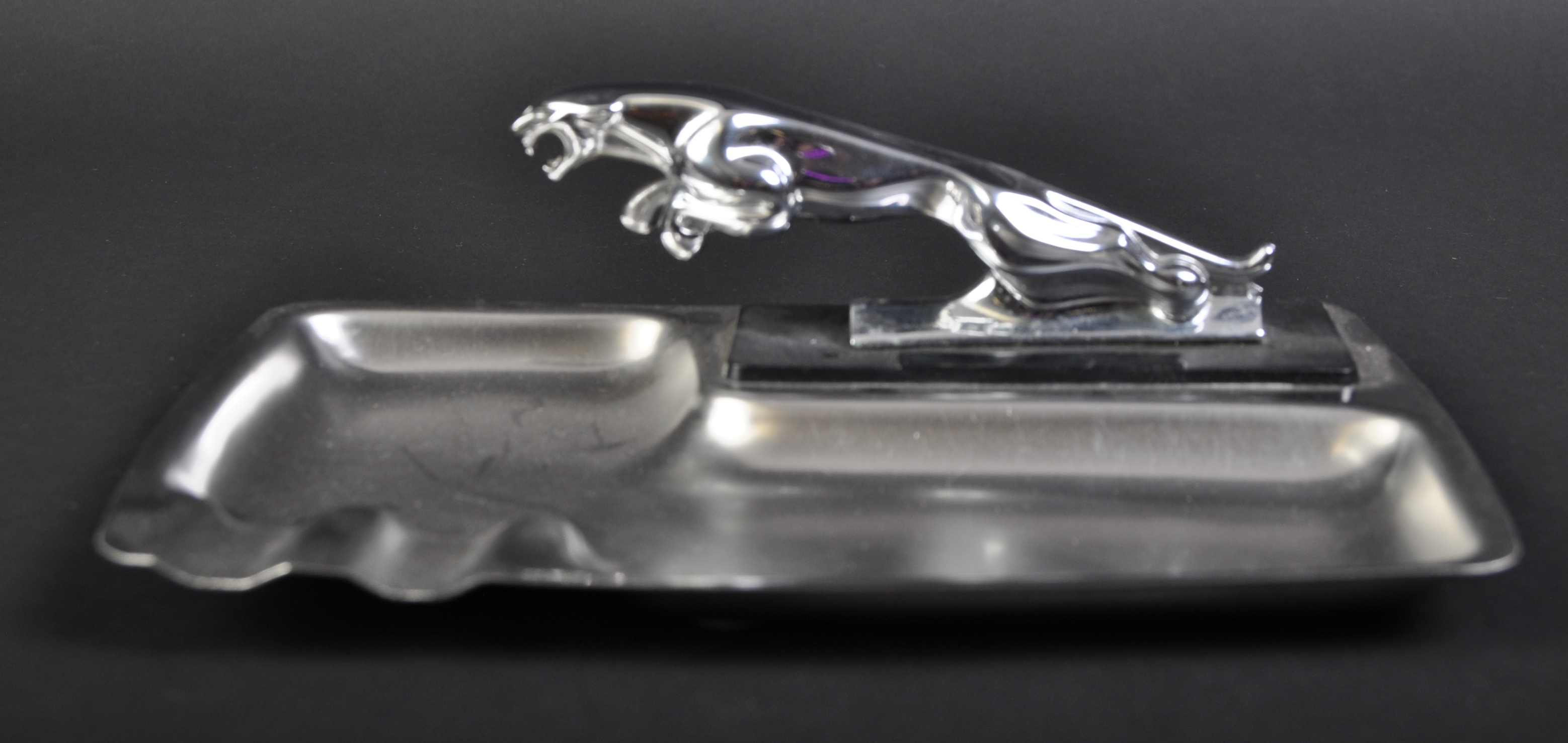 JAGUAR - STAINLESS STEEL ASHTRAY WITH LEAPER MASCOT - Image 3 of 5