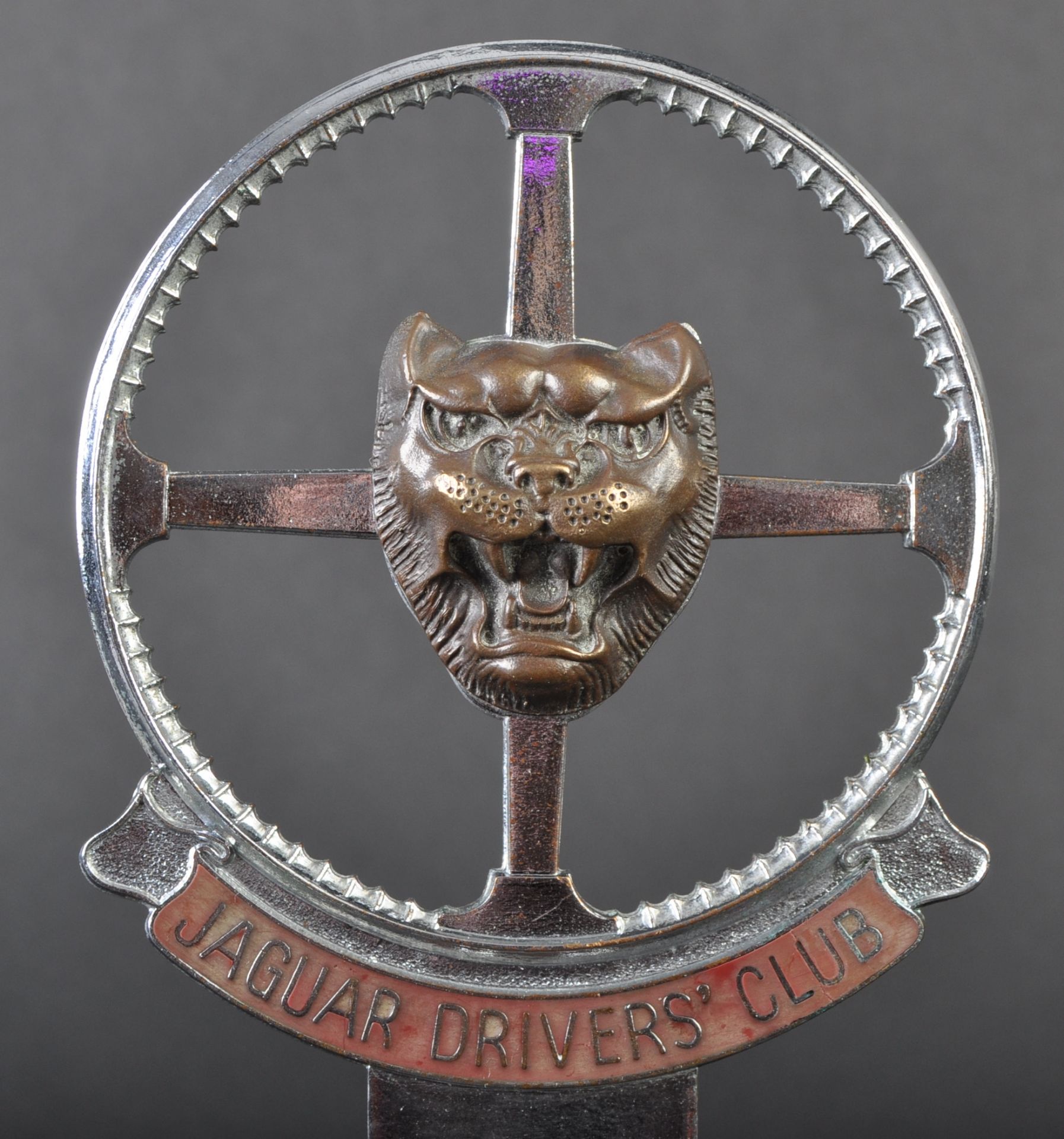 JAGUAR - EARLY JAGUAR DRIVER'S CLUB ENAMEL CAR BADGE - Bild 2 aus 4