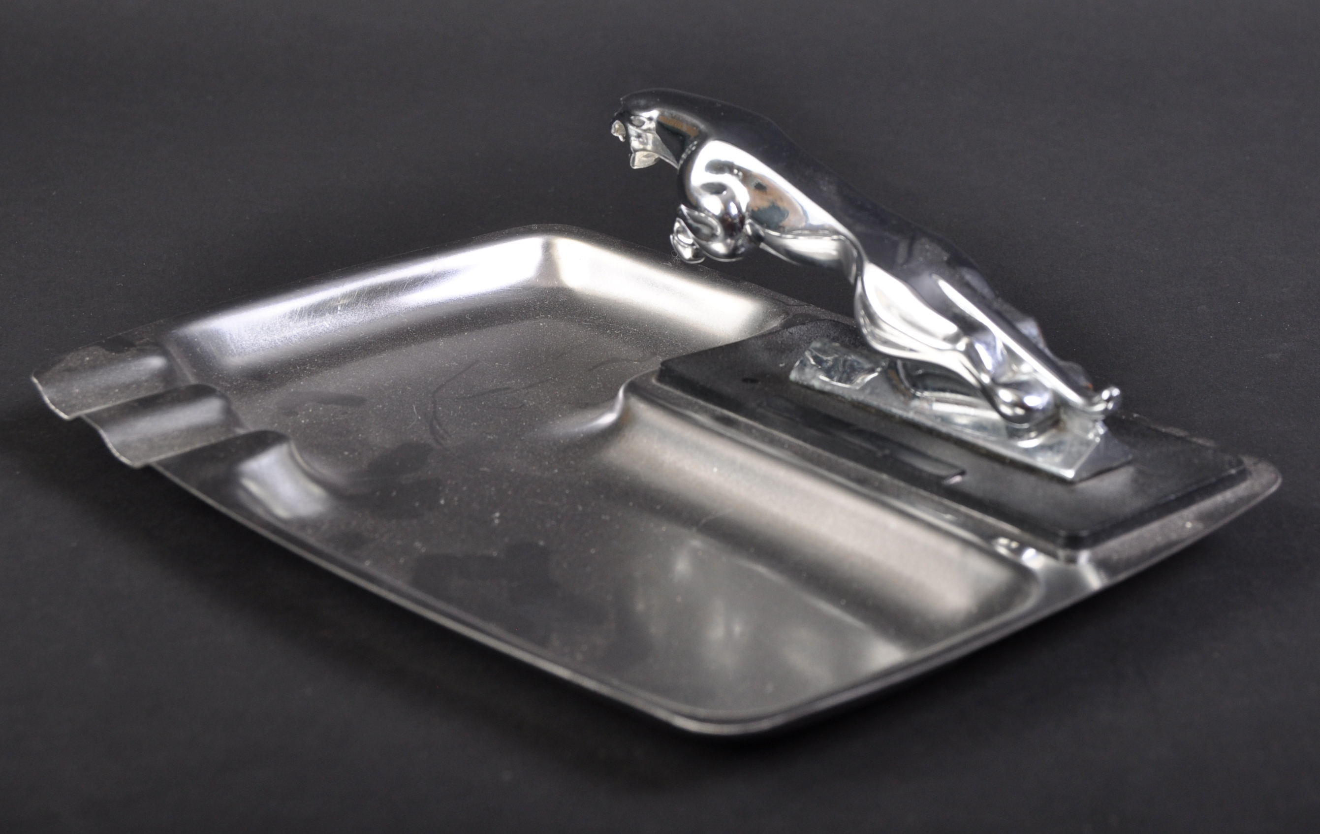 JAGUAR - STAINLESS STEEL ASHTRAY WITH LEAPER MASCOT - Image 2 of 5