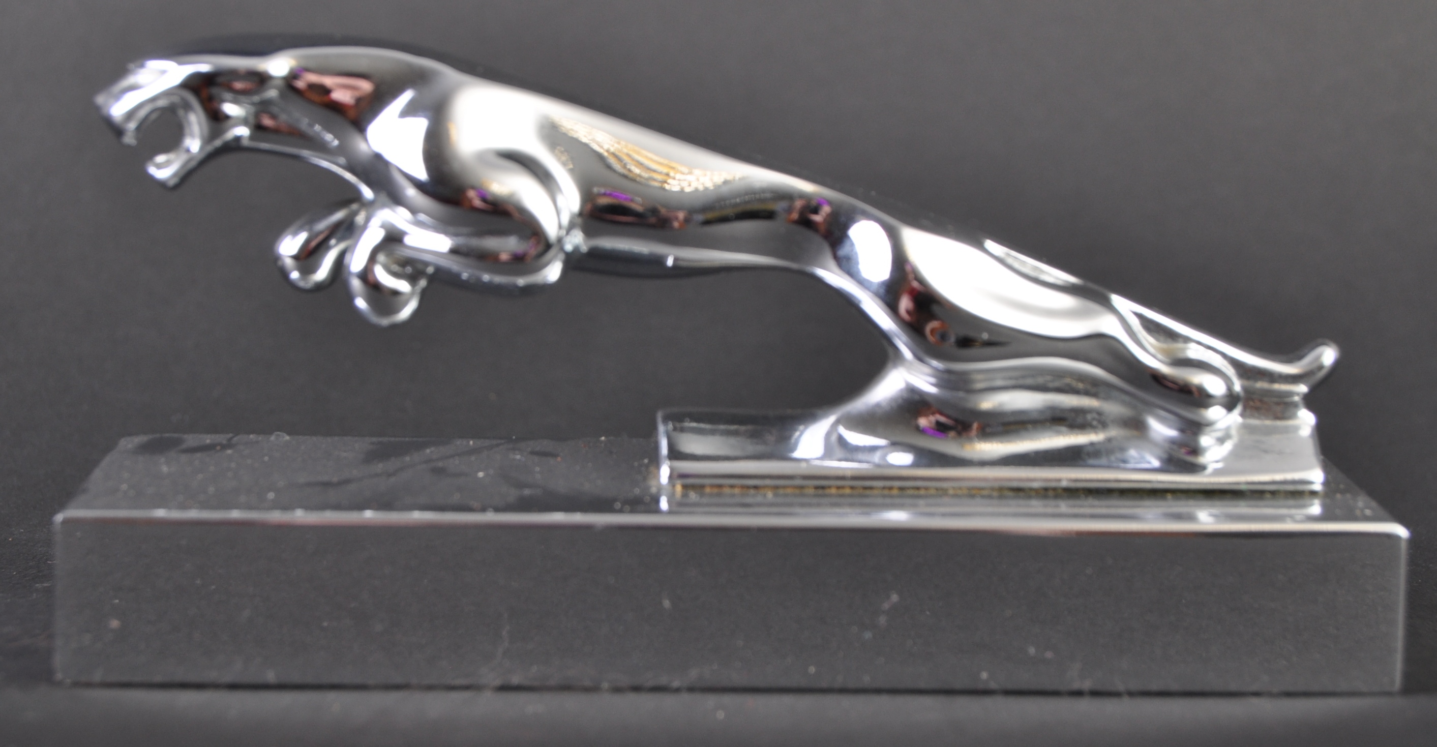 JAGUAR - ORIGINAL LEAPER MASCOT DESKTOP PAPERWEIGHT - Image 3 of 5