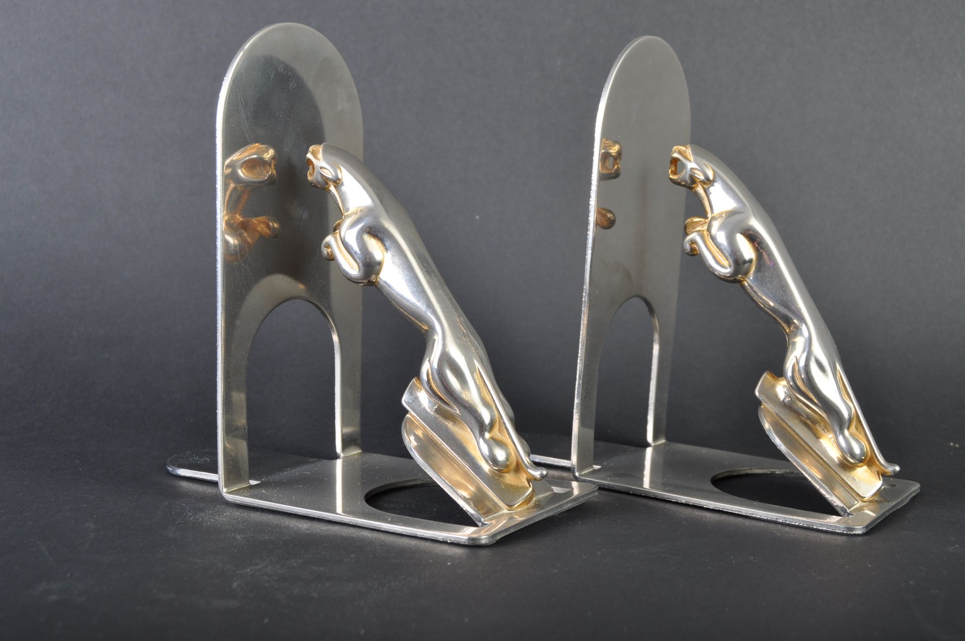 JAGUAR - PAIR OF ORIGINAL STAINLESS STEEL BOOKENDS - Bild 2 aus 5