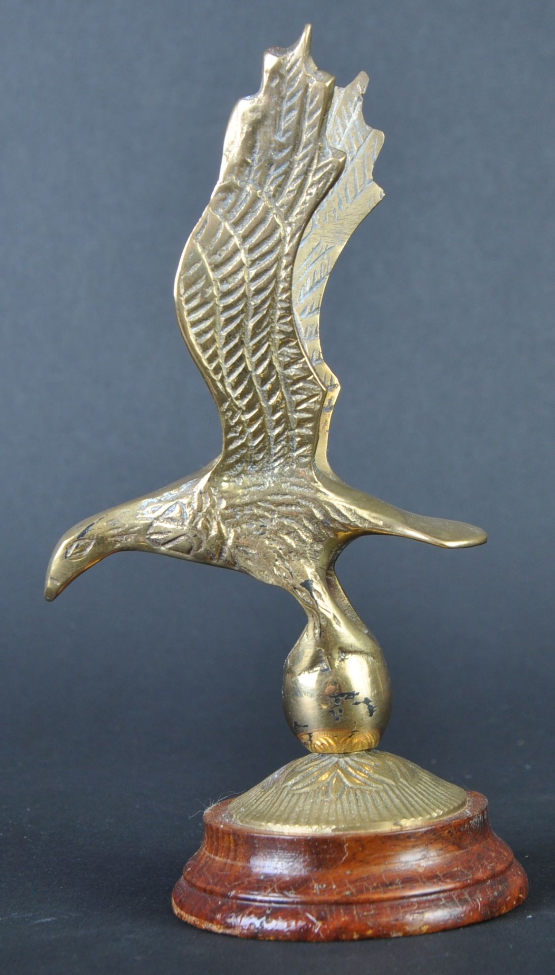 CAR MASCOT - VINTAGE BRASS EAGLE CAR BONNET MASCOT - Image 3 of 5