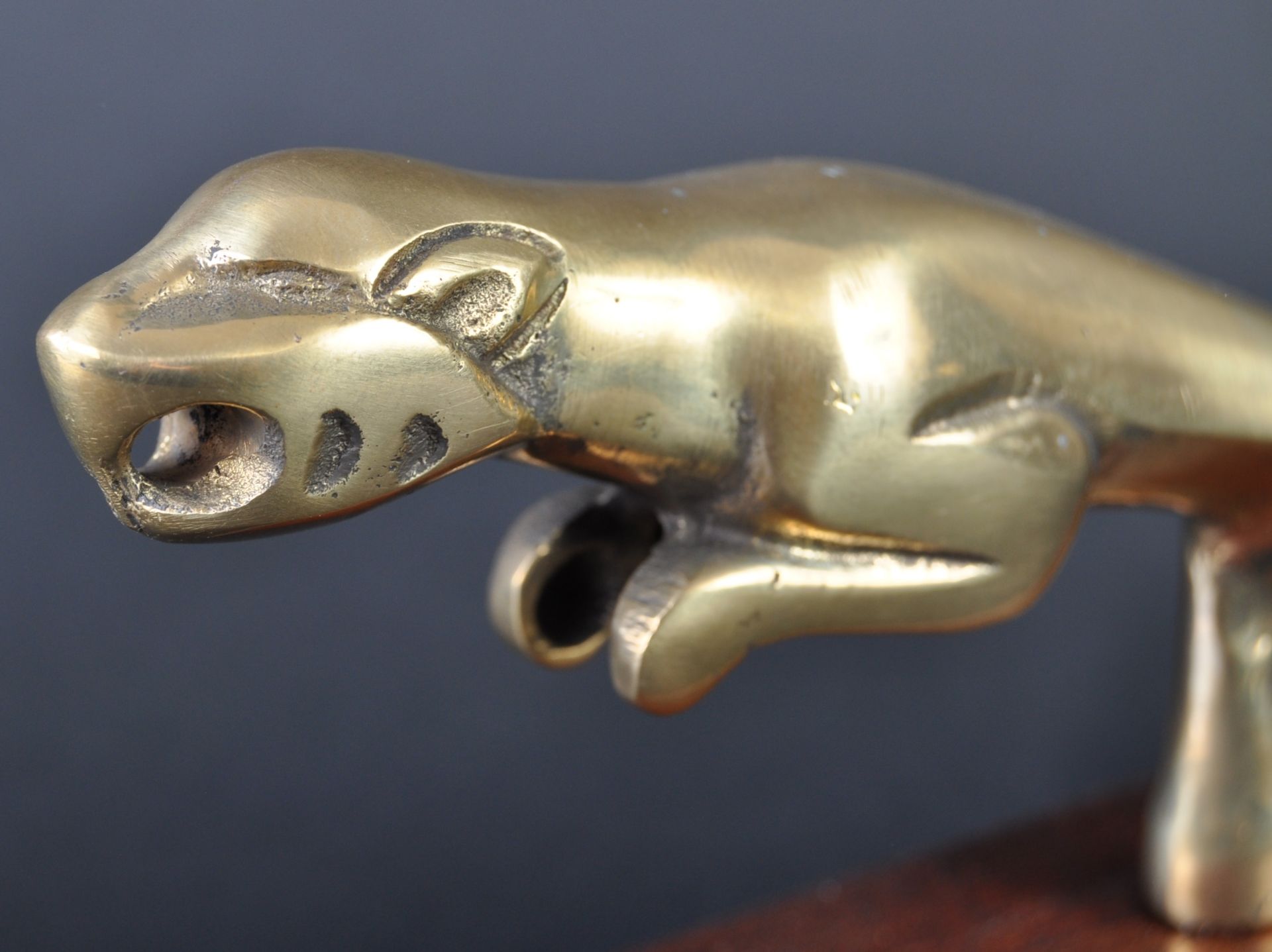 JAGUAR MASCOT - UNUSUAL BRASS HANDLE LEAPER MASCOT - Bild 4 aus 5