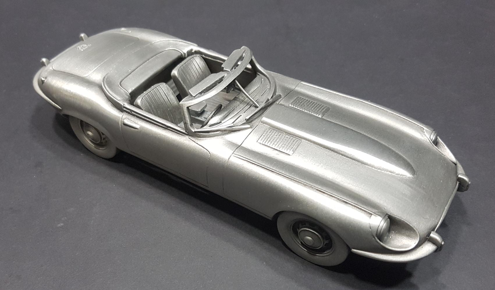 JAGUAR - DANBURY MINT 1/24 SCALE PEWTER REPLICA MODEL