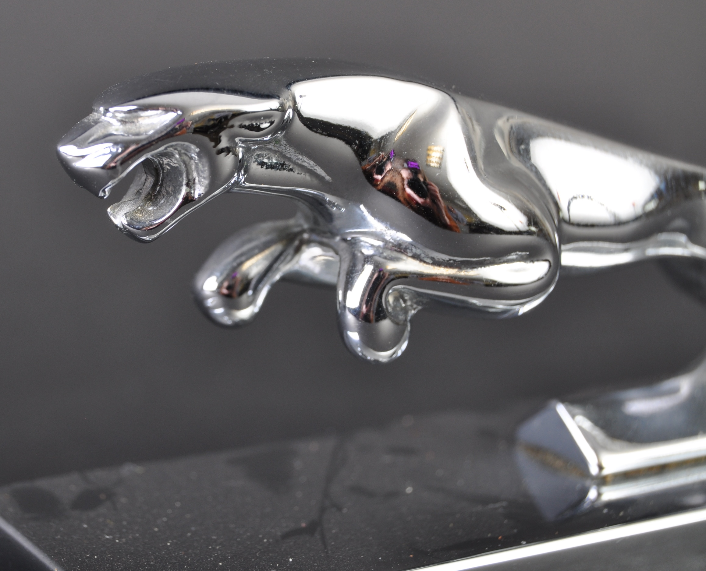 JAGUAR - ORIGINAL LEAPER MASCOT DESKTOP PAPERWEIGHT - Image 4 of 5