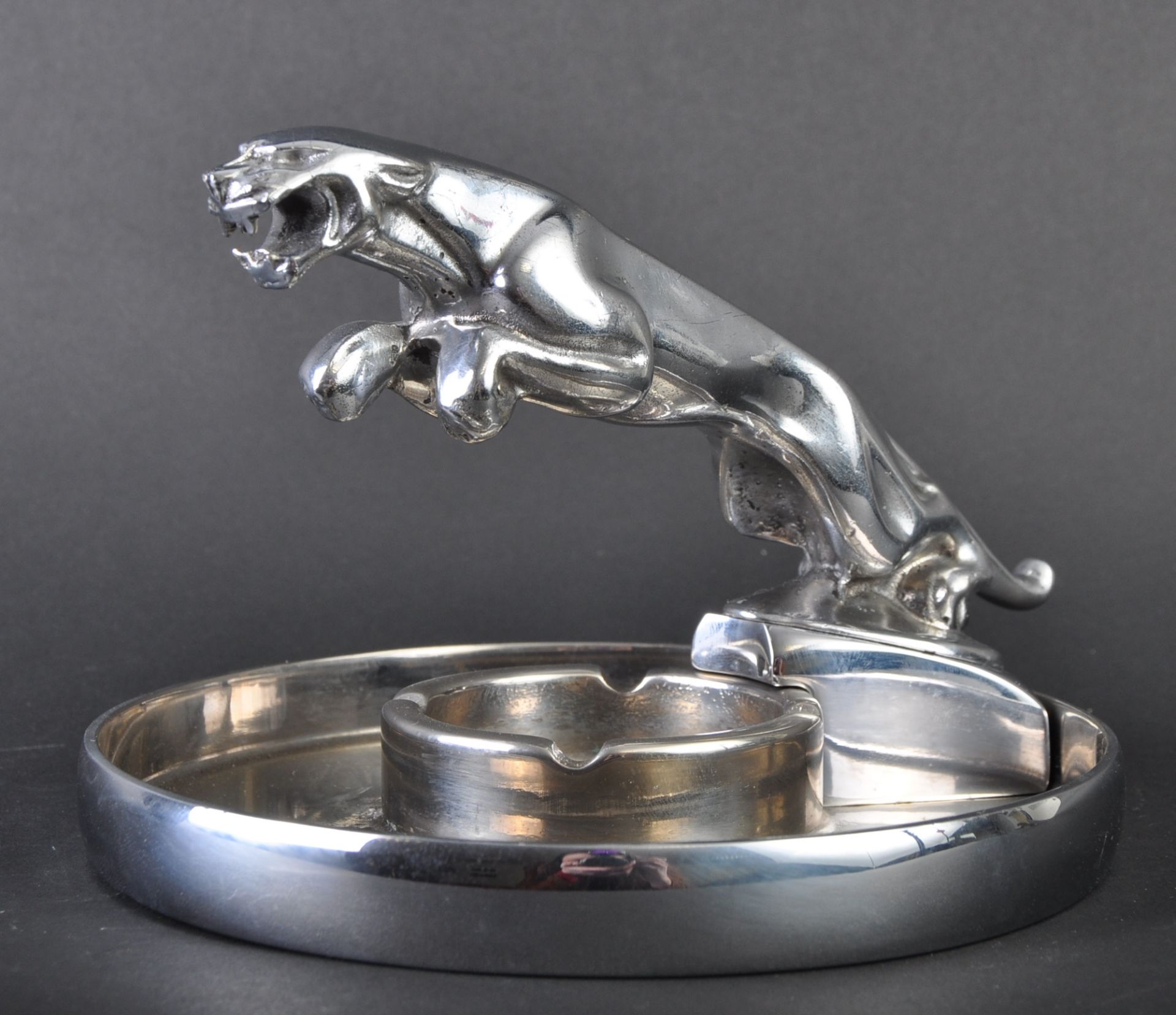 JAGUAR - 1950S CROSBY MASCOT TOPPED ASHTRAY