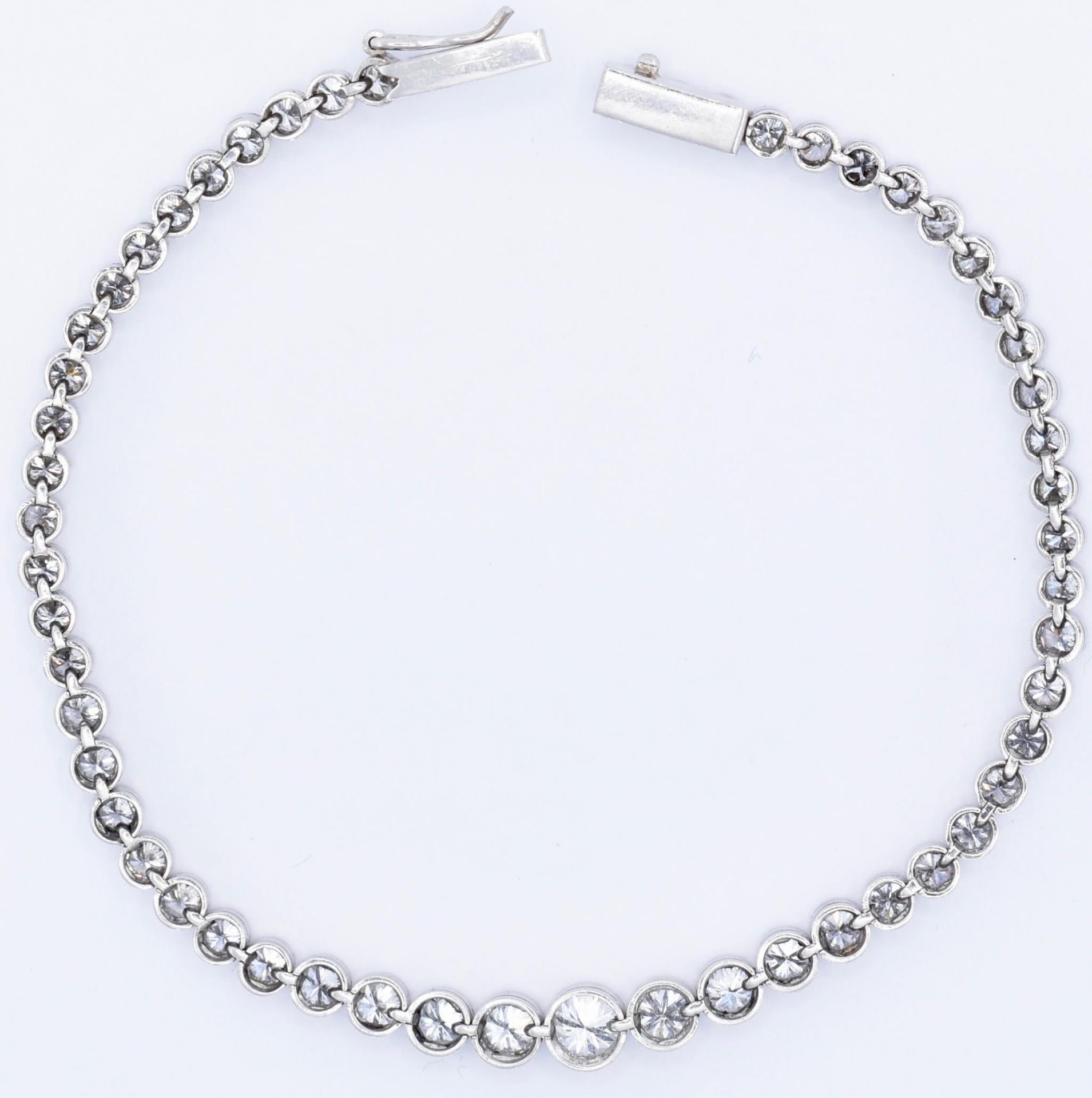 PLATINUM & DIAMOND TENNIS BRACELET - Image 4 of 6