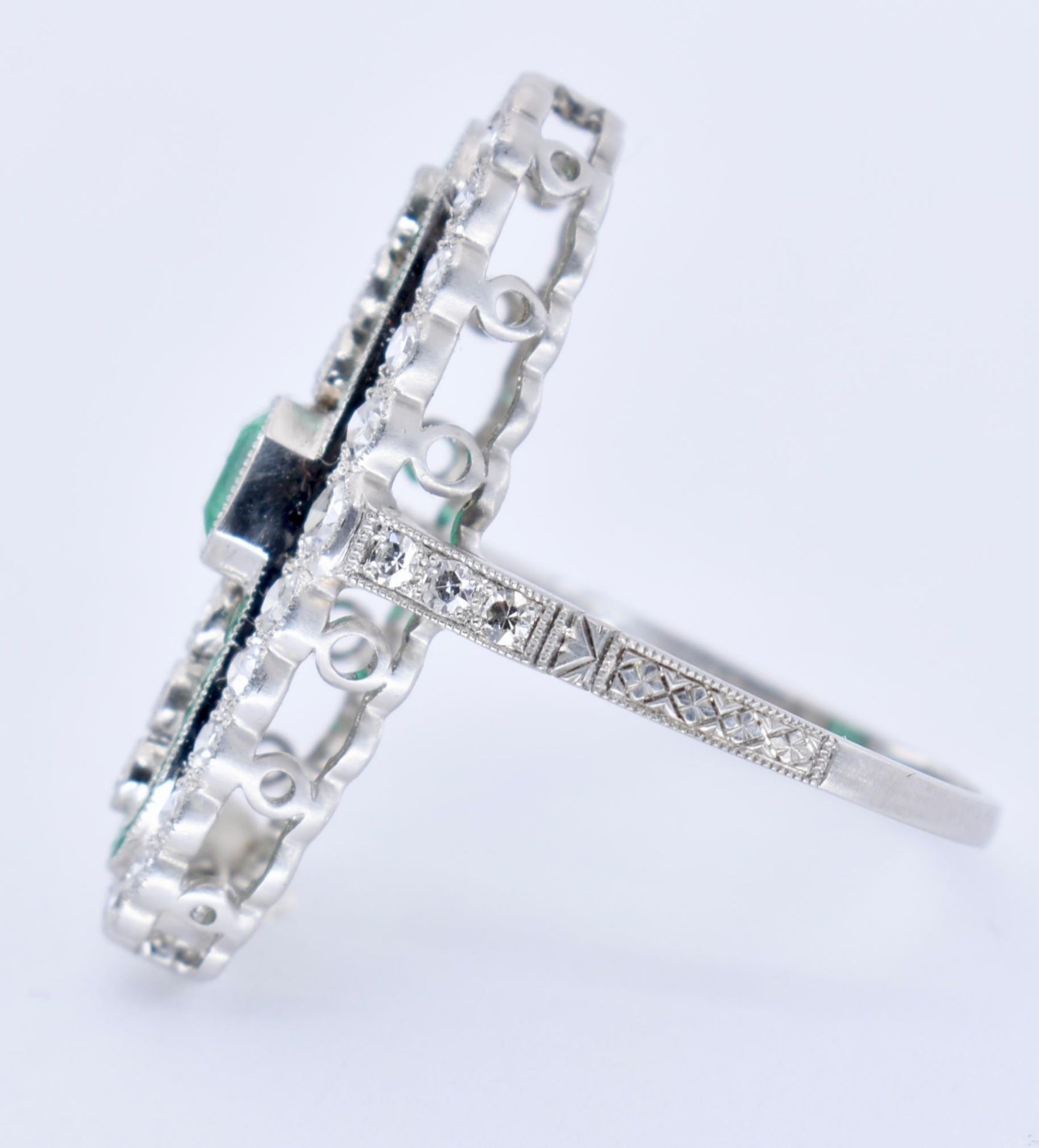 PLATINUM EMERALD & DIAMOND PANEL RING - Image 5 of 9