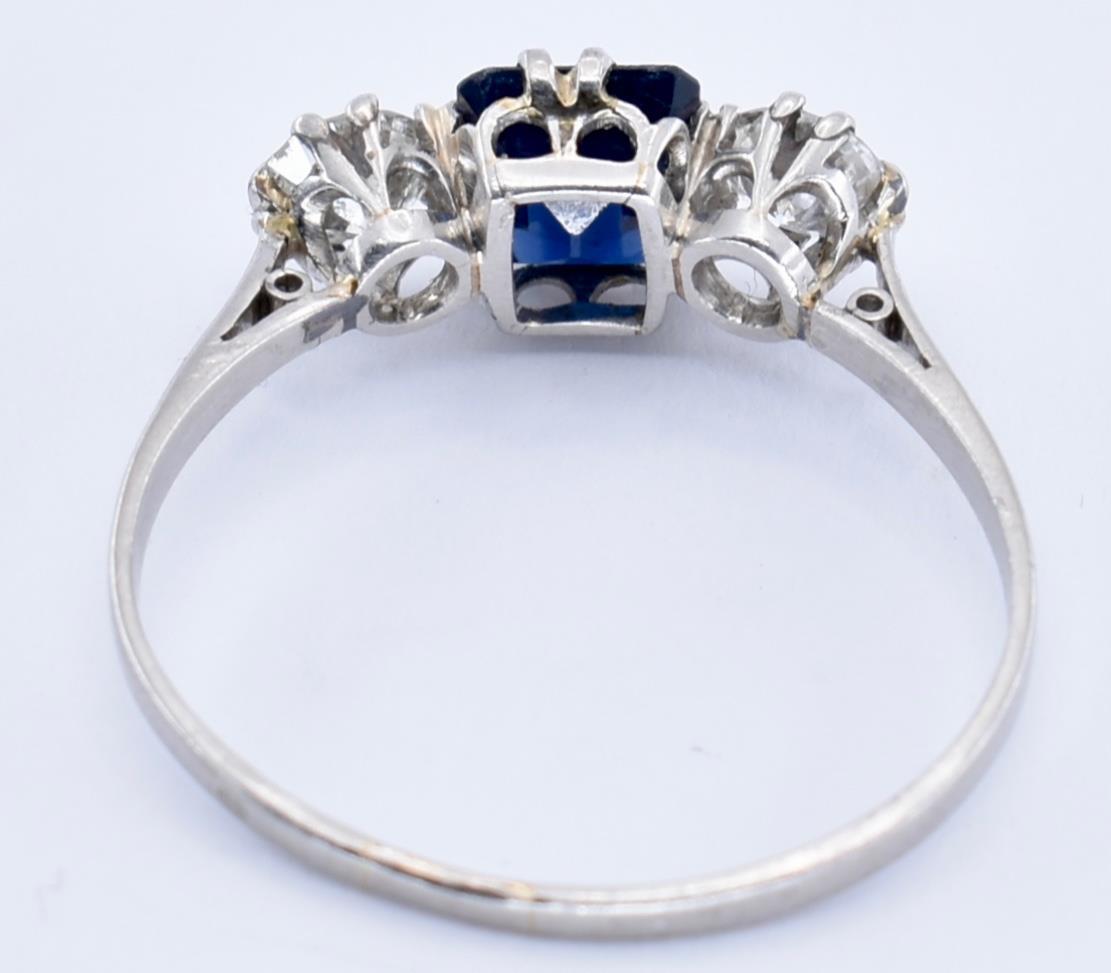 PLATINUM & 18CT GOLD SAPPHIRE AND DIAMOND 3 STONE RING - Image 5 of 6