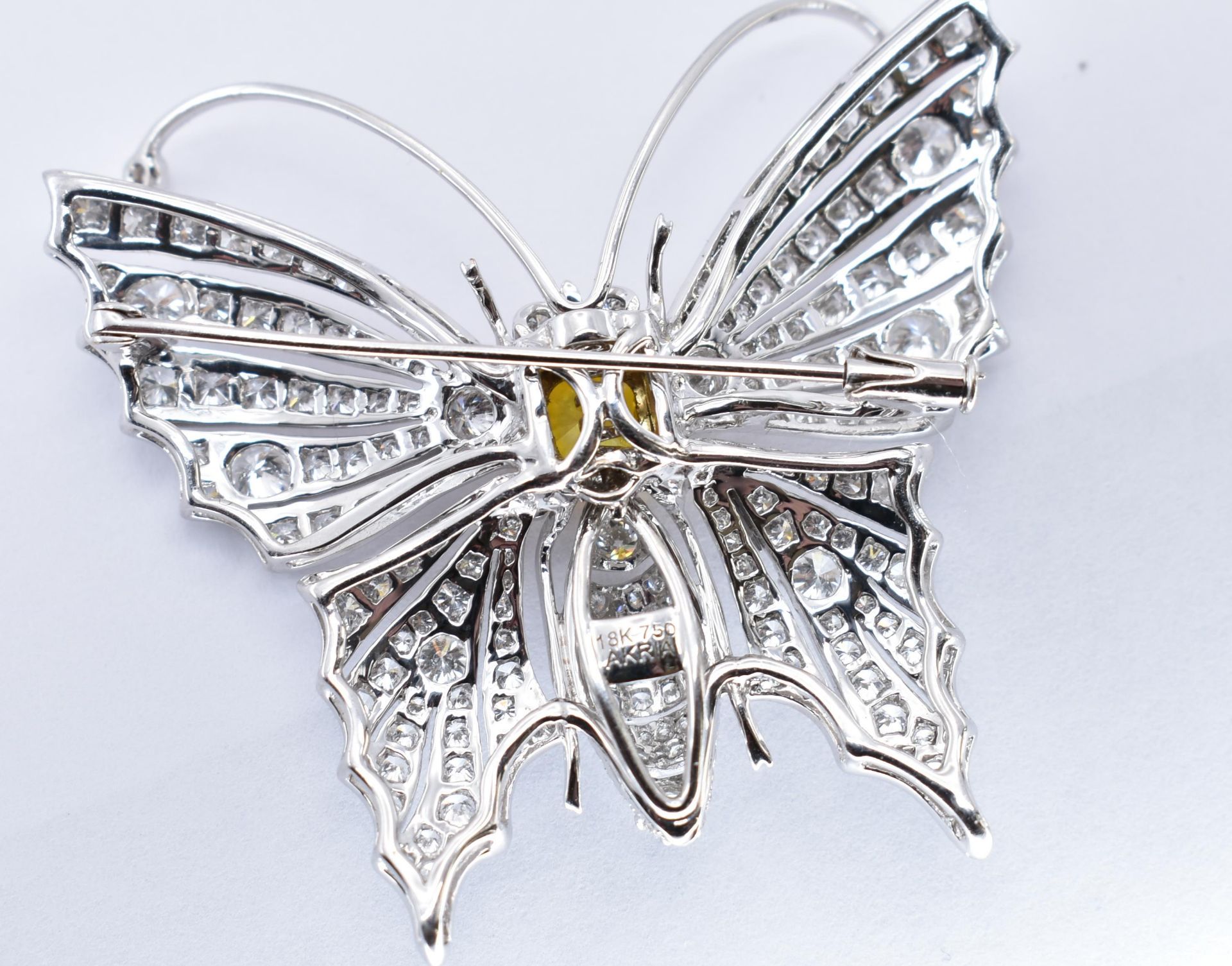 18CT GOLD & YELLOW DIAMOND BUTTERFLY PIN BROOCH - Image 7 of 7