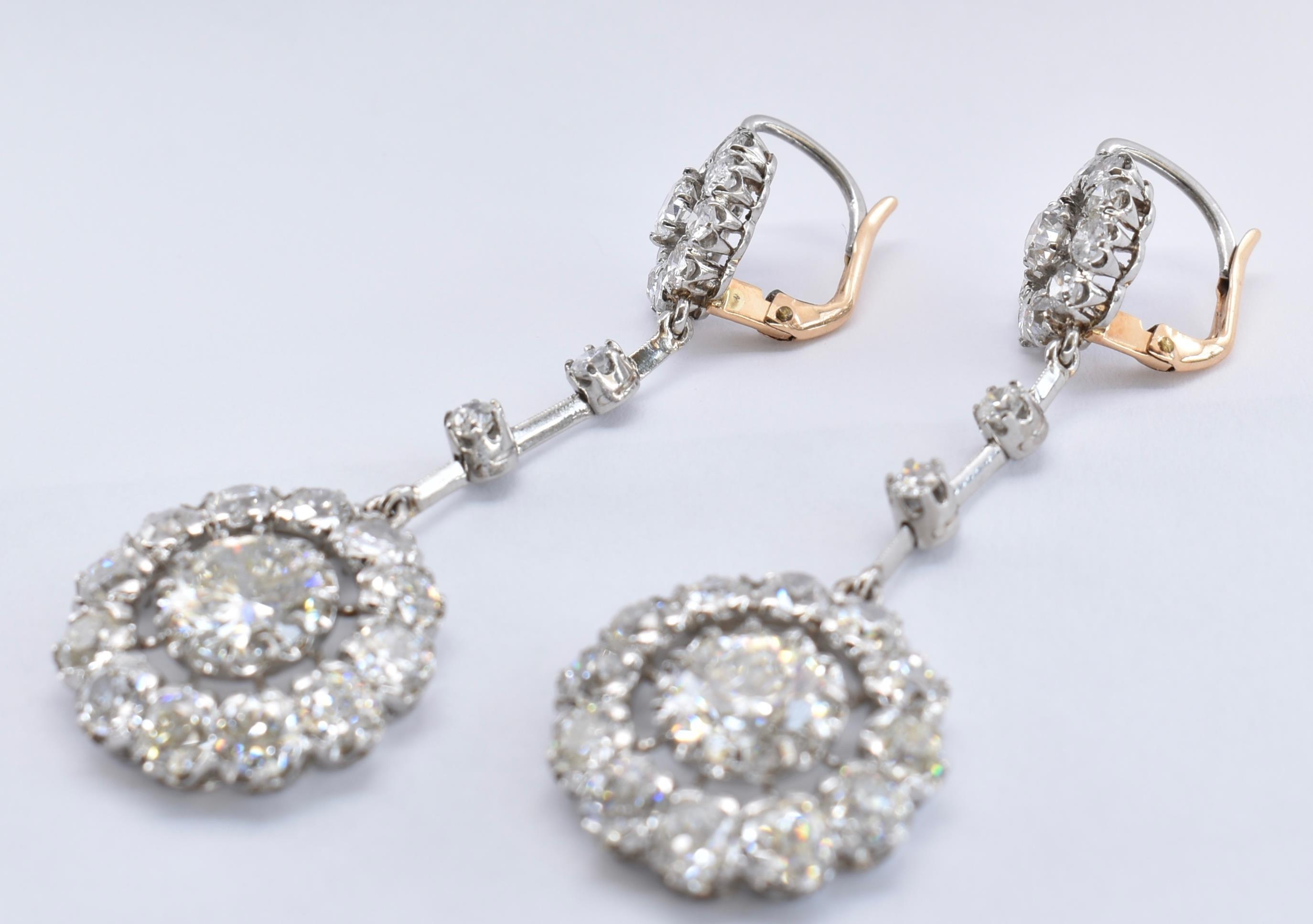 18CT GOLD PLATINUM DIAMOND DROP CLUSTER EARRINGS - Image 5 of 6