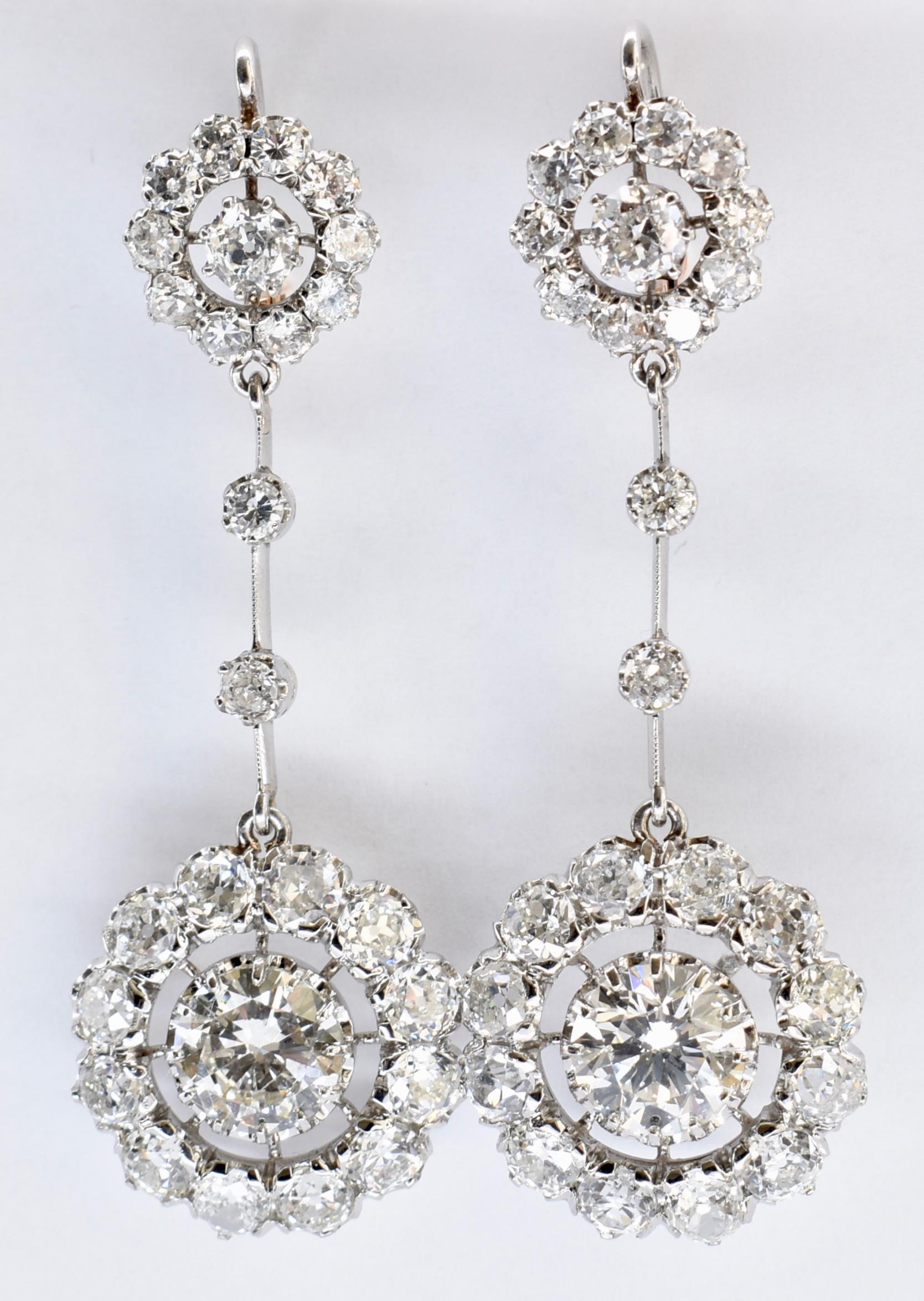 18CT GOLD PLATINUM DIAMOND DROP CLUSTER EARRINGS - Image 3 of 6