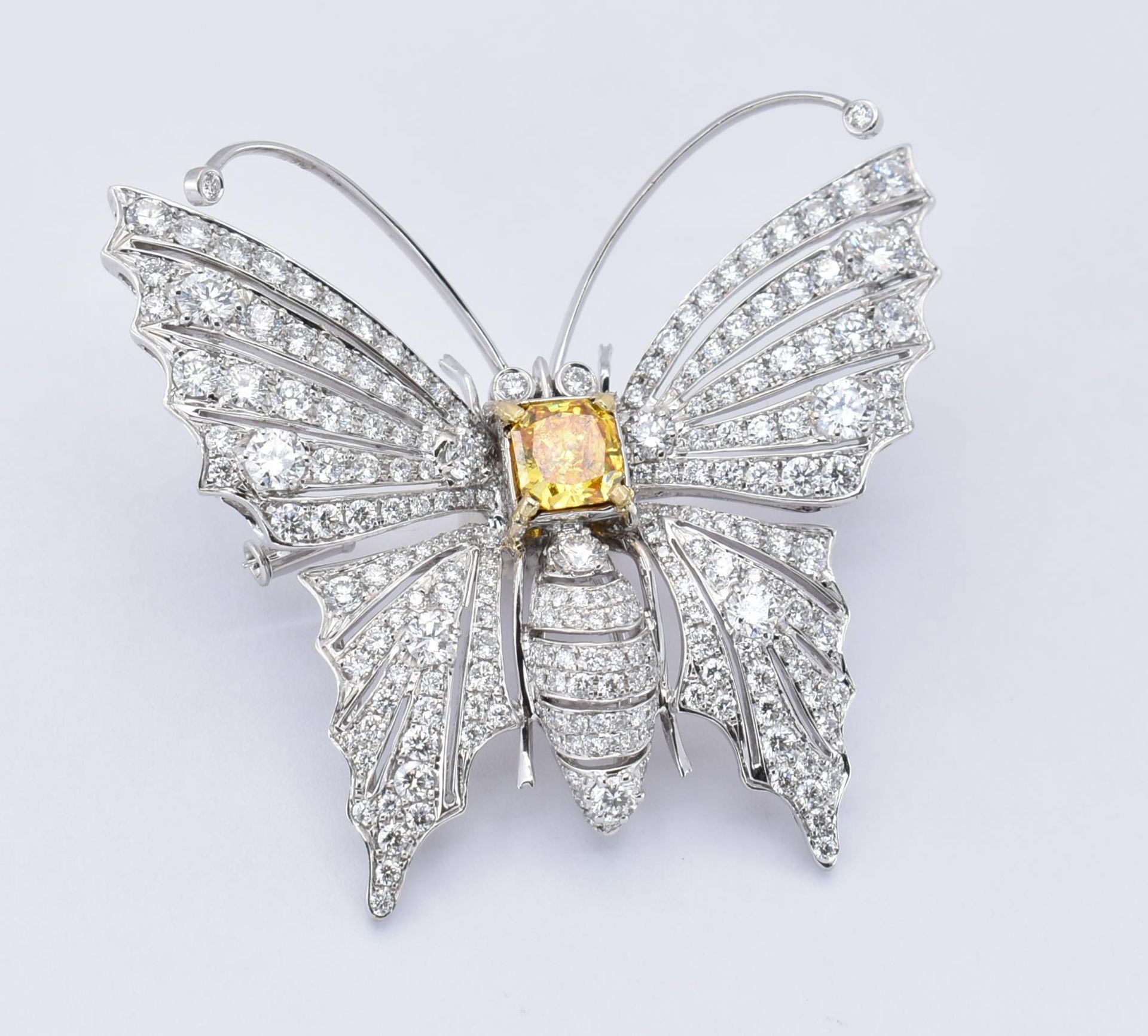 18CT GOLD & YELLOW DIAMOND BUTTERFLY PIN BROOCH - Image 3 of 7